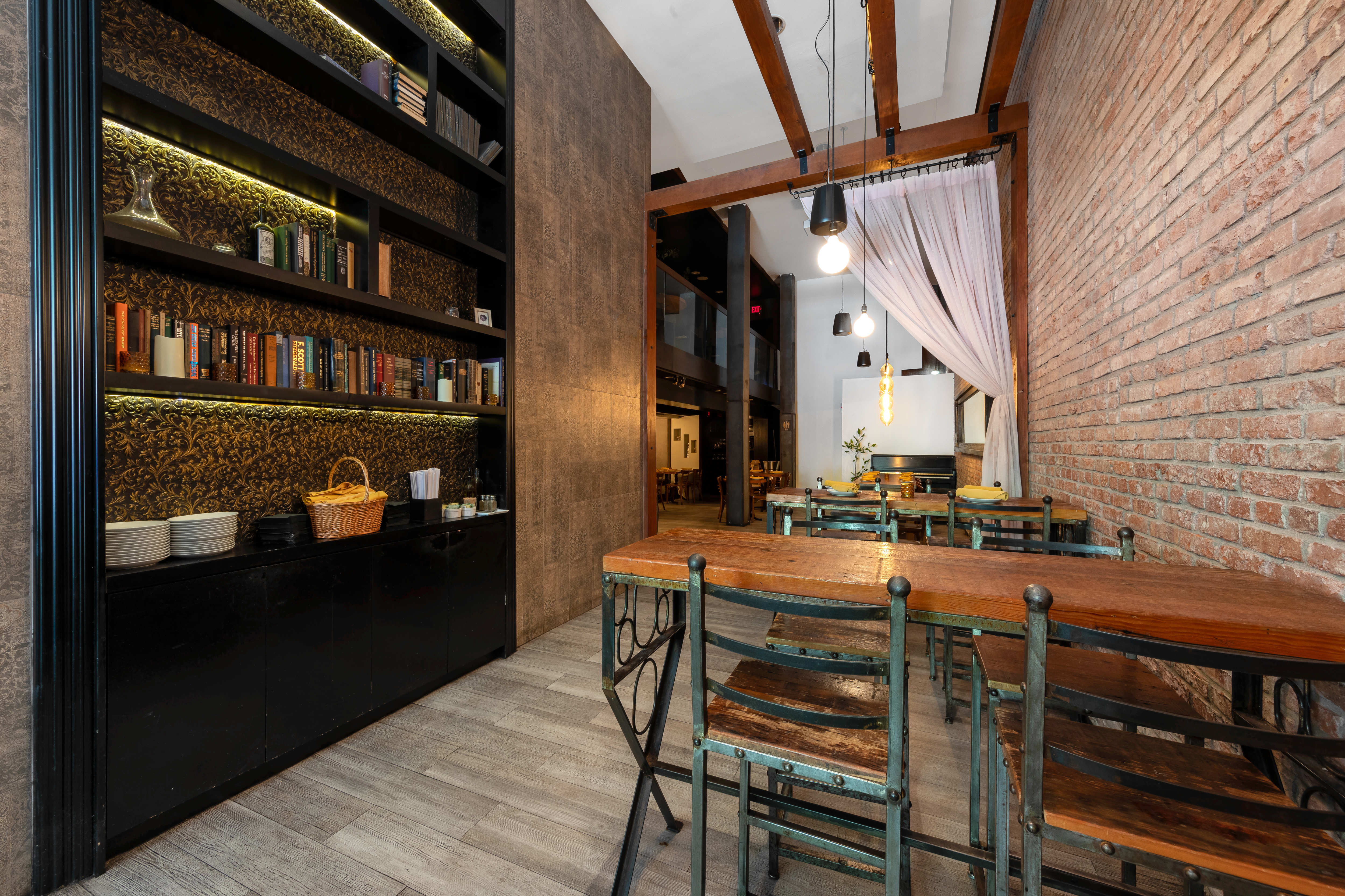 The O Hotel, Trademark Collection by Wyndham restaurant in Los Angeles, California