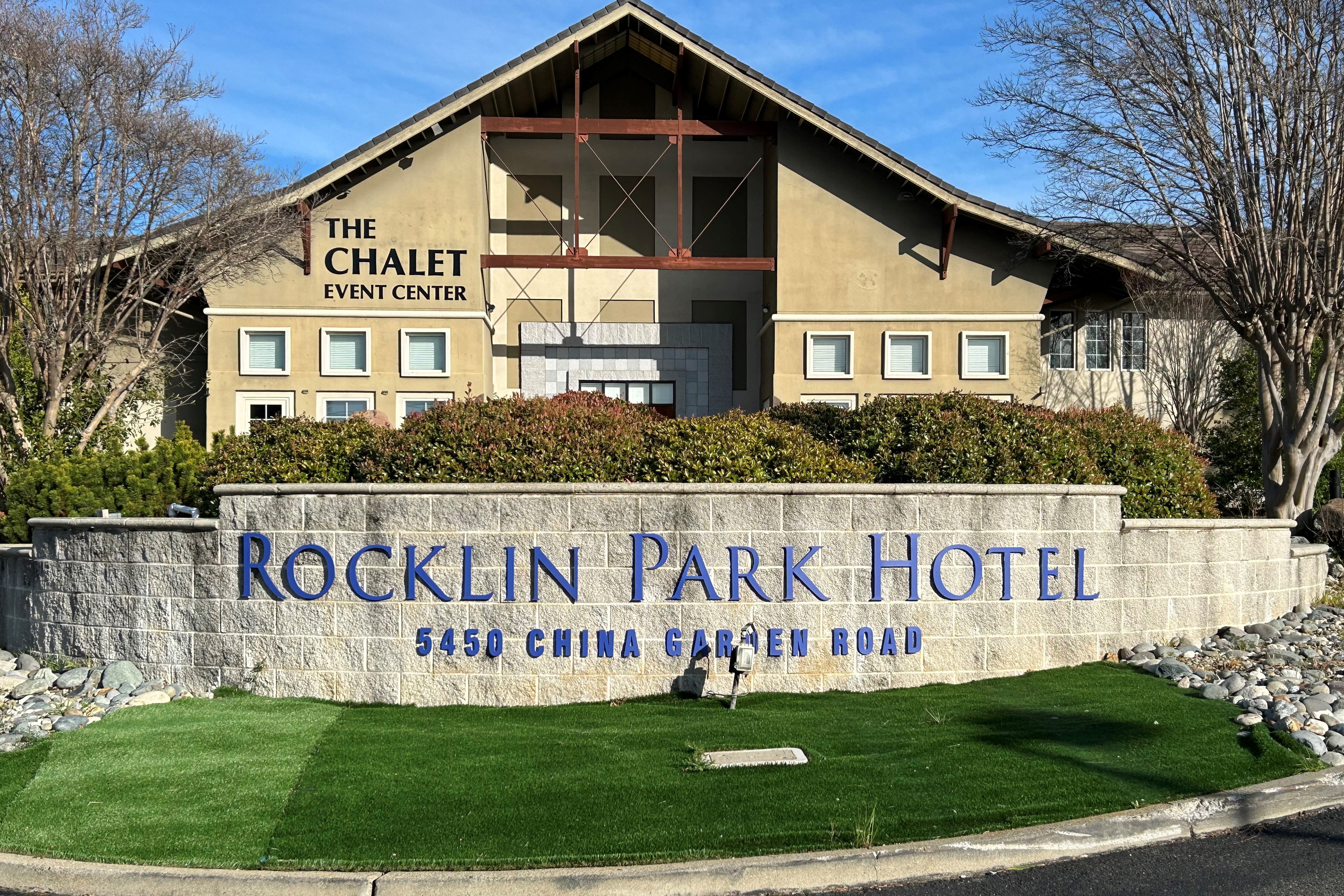 Exterior of Rocklin Park Hotel, Trademark Collection by Wyndham hotel in Rocklin, California