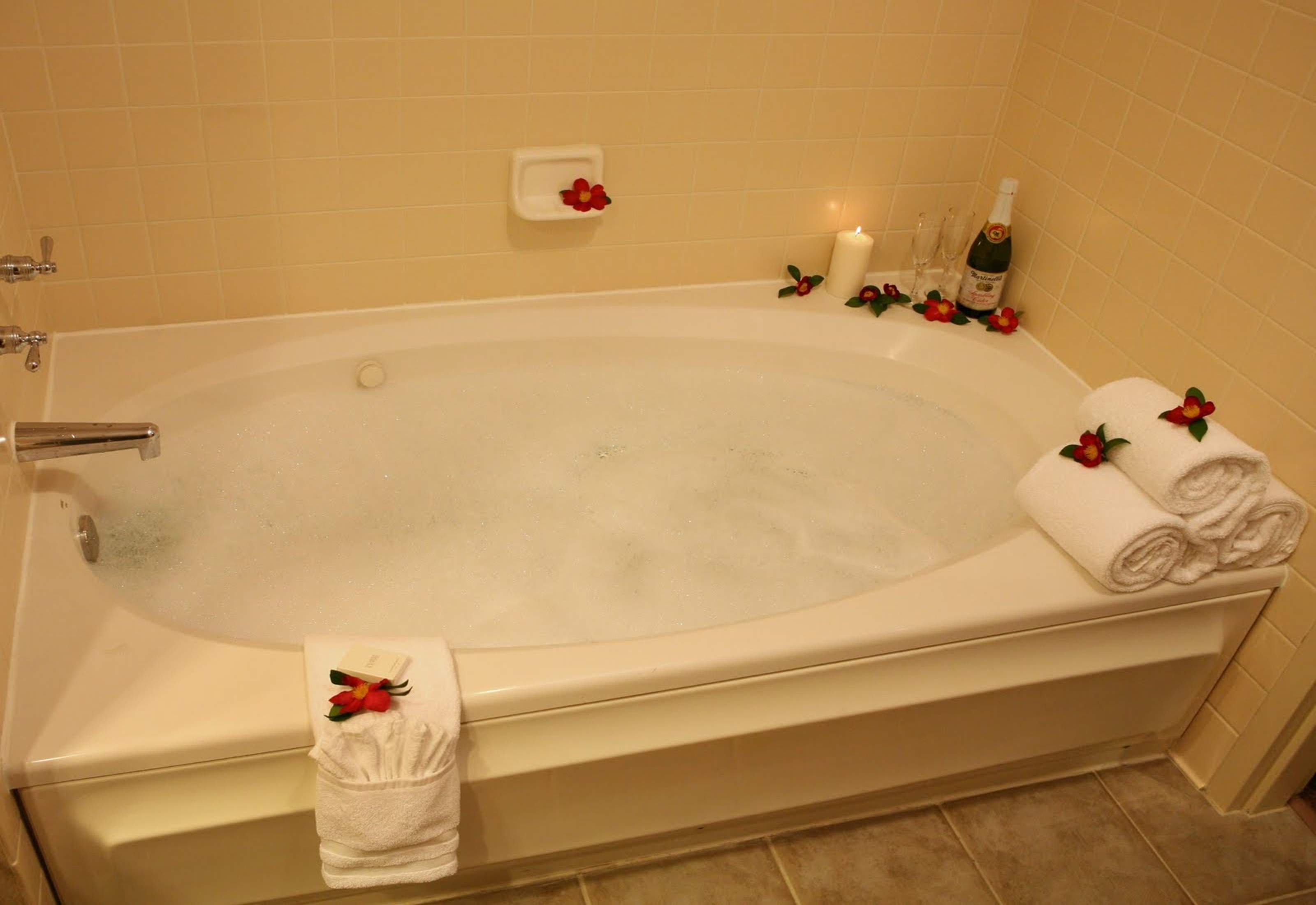 Guest room bath at the Rocklin Park Hotel, Trademark Collection by Wyndham in Rocklin, California