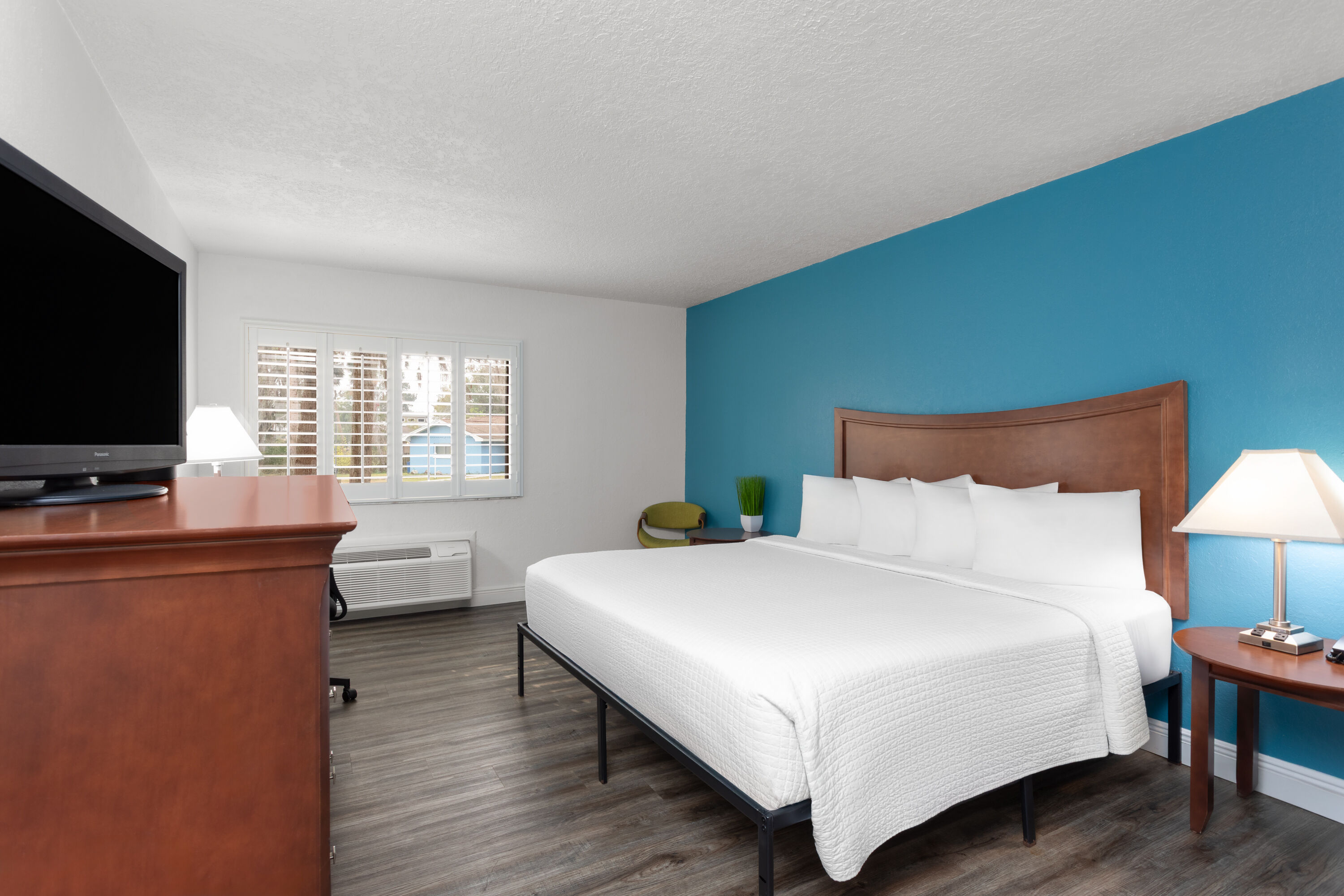 Guest room at the PaddleTail Waterfront Lodge, Trademark Collection by Wyndham in Crystal River, Florida