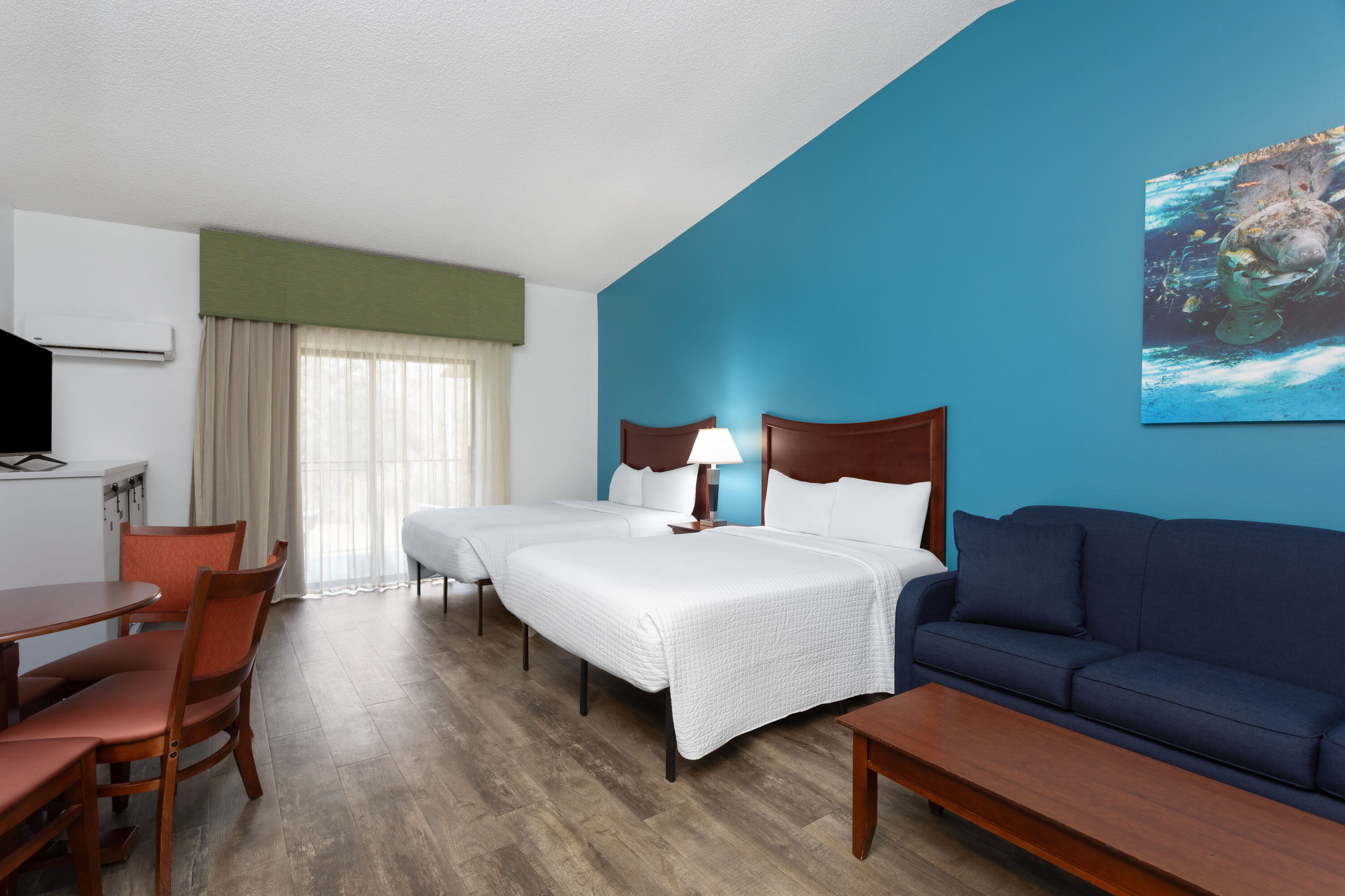 PaddleTail Waterfront Lodge, Trademark Collection by Wyndham suite in Crystal River, Florida