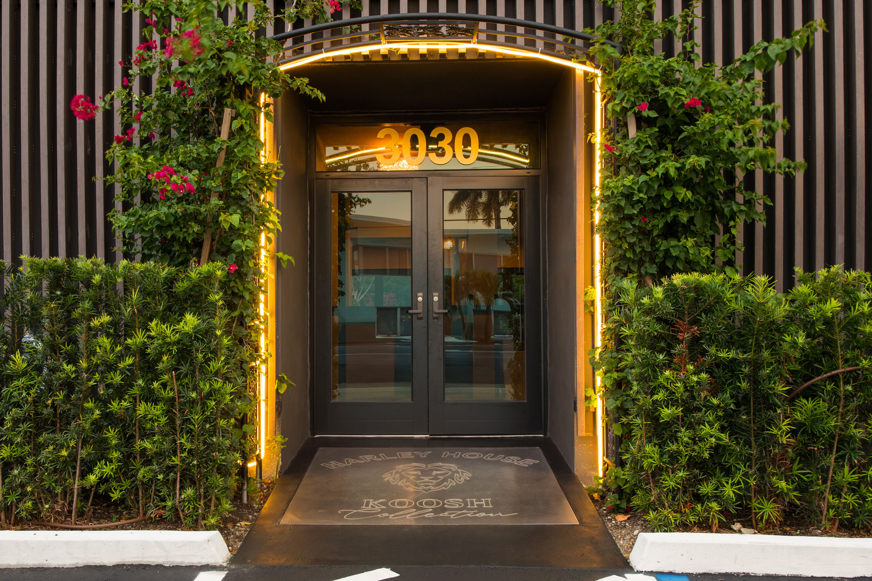 Exterior Dusk Image of Barley House Hotel, Trademark Collection by Wyndham hotel in Fort Lauderdale, Florida
