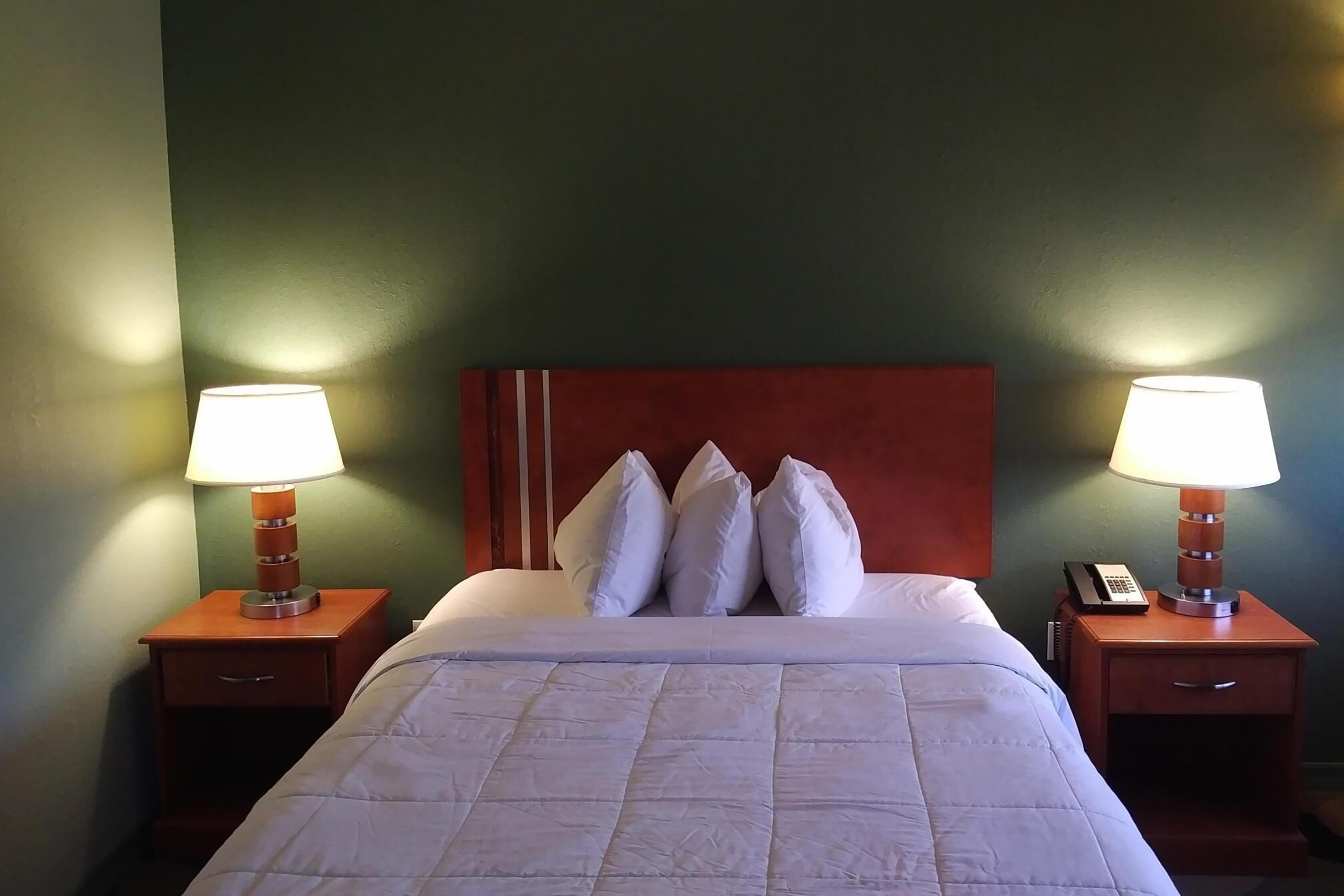 Guest room at the Marble Waters Hotel & Suites, Trademark by Wyndham in Jacksonville, Florida