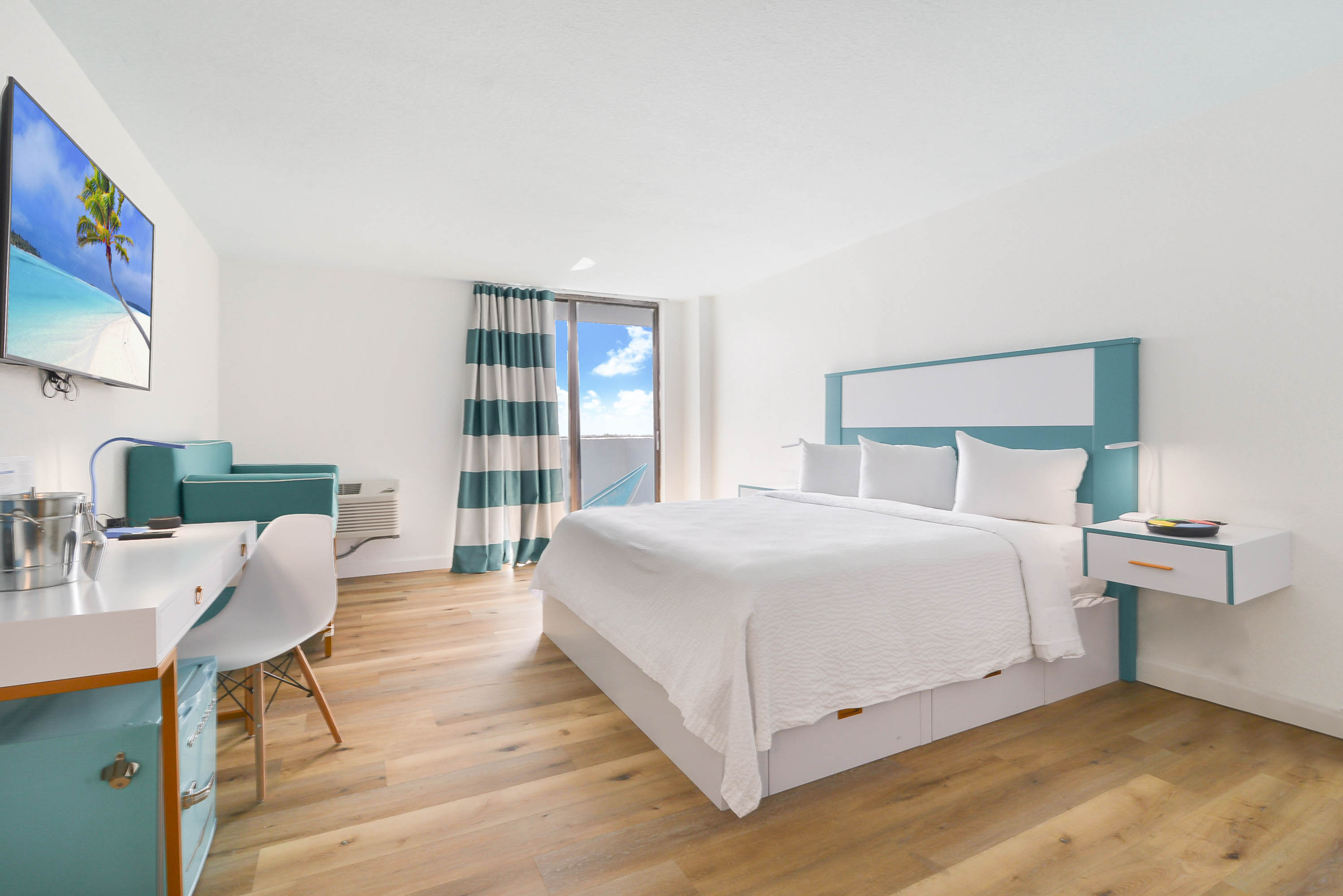 Guest room at the Chateau Mar Golf Resort, Trademark Collection by Wyndham in Lauderhill, Florida