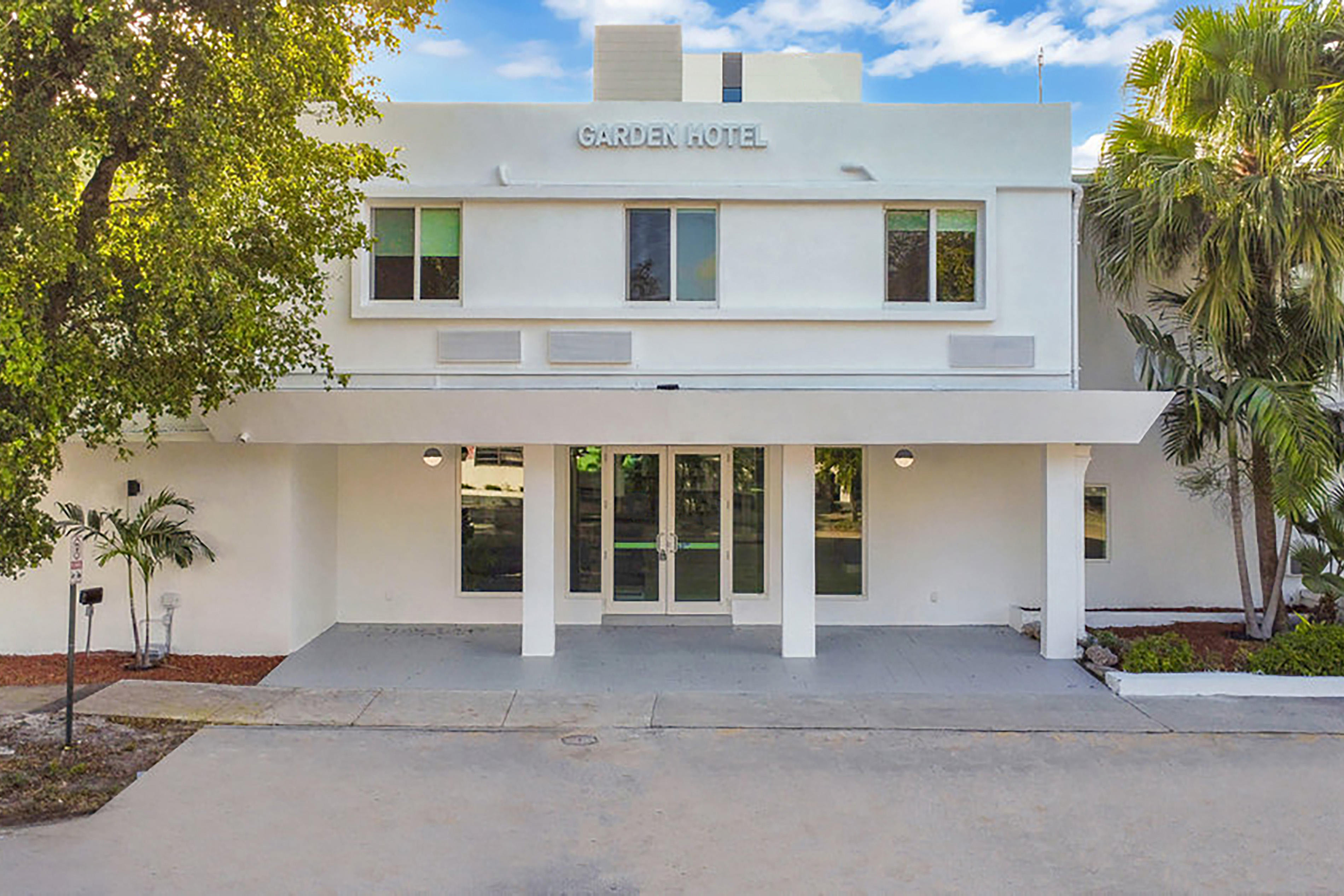 Exterior of Atrium Hotel, Trademark Collection by Wyndham hotel in Miami Springs, Florida