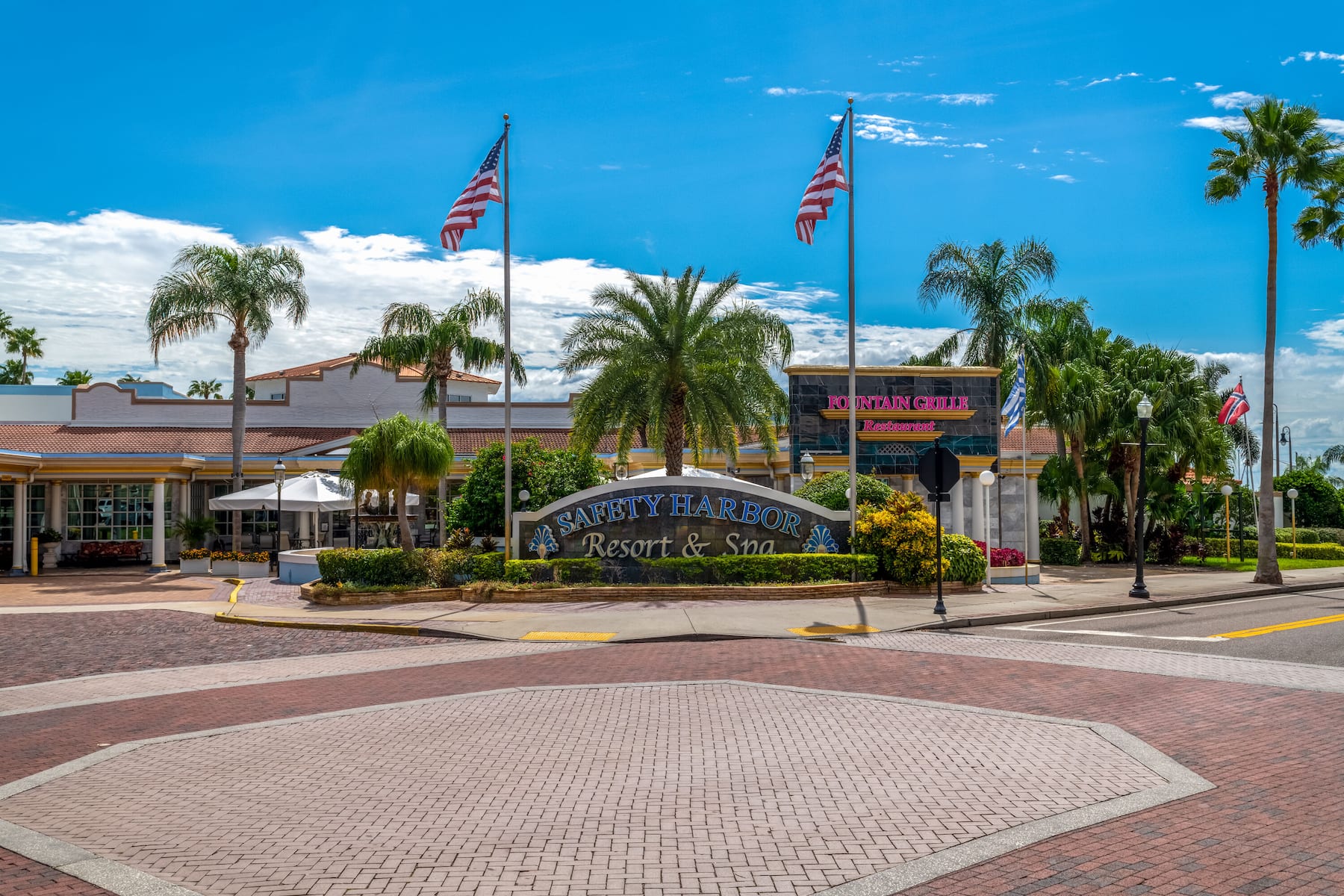 Exterior Day Image of Safety Harbor Resort & Spa, Trademark Collection by Wyndham hotel in Safety Harbor, Florida