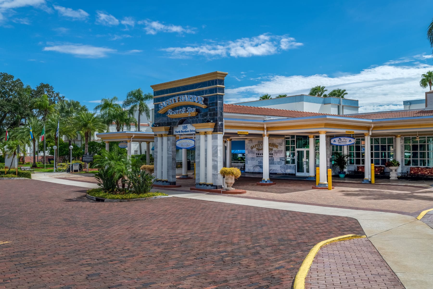 Exterior Day Image of Safety Harbor Resort & Spa, Trademark Collection by Wyndham hotel in Safety Harbor, Florida