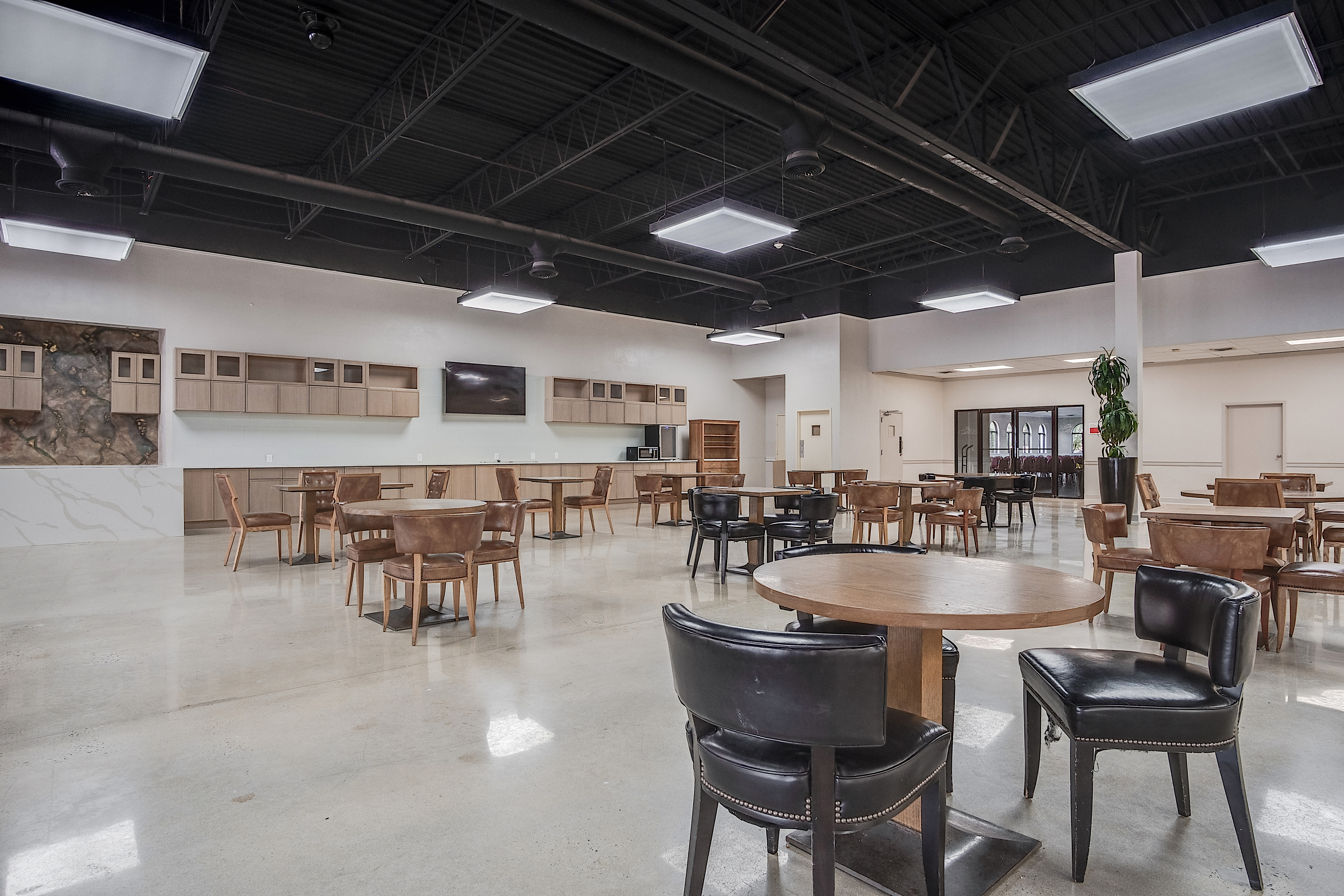 Free breakfast at Cottonwood Suites Savannah Hotel & Conference Center in Pooler, Georgia