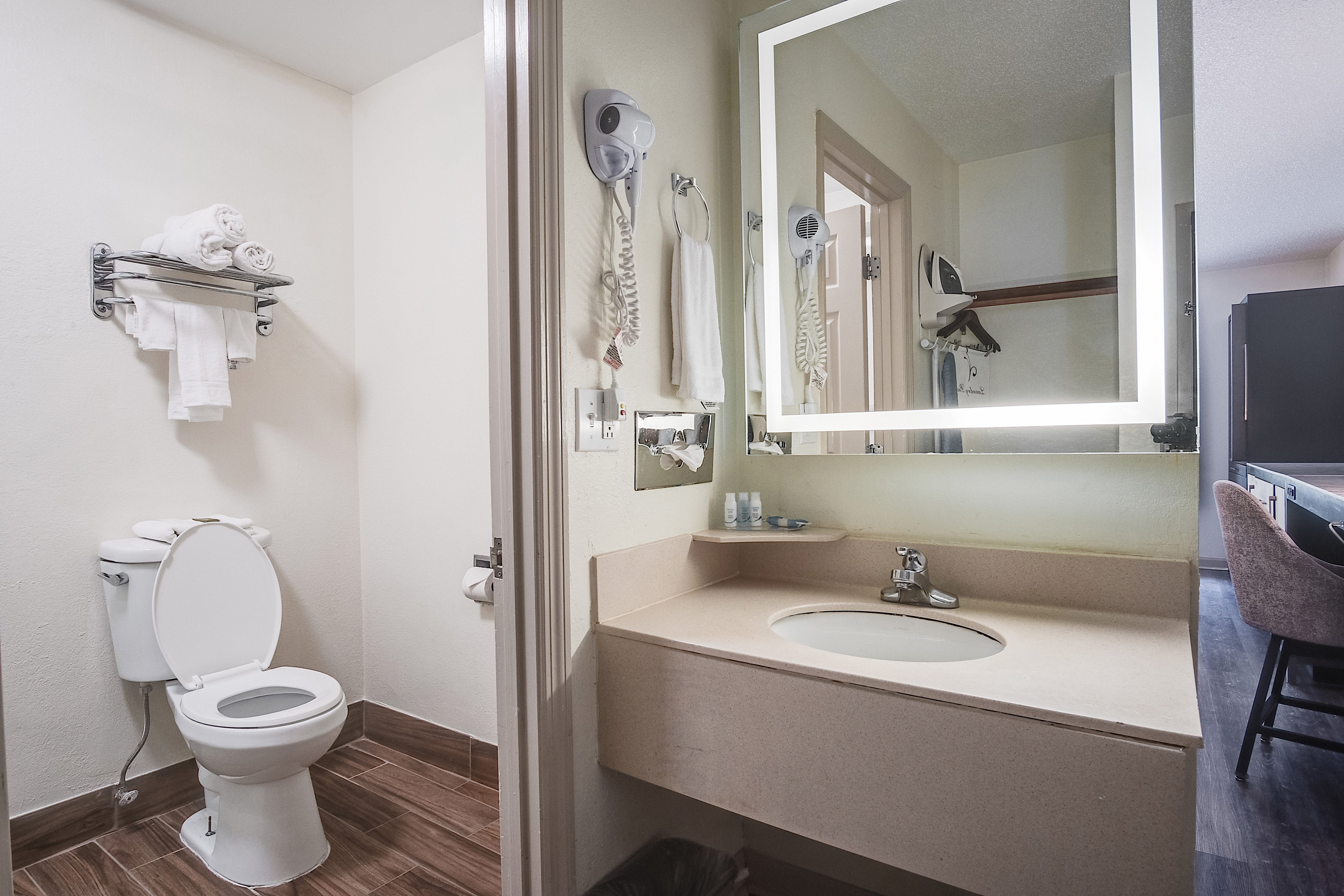 Guest room bath at the Cottonwood Suites Savannah Hotel & Conference Center in Pooler, Georgia