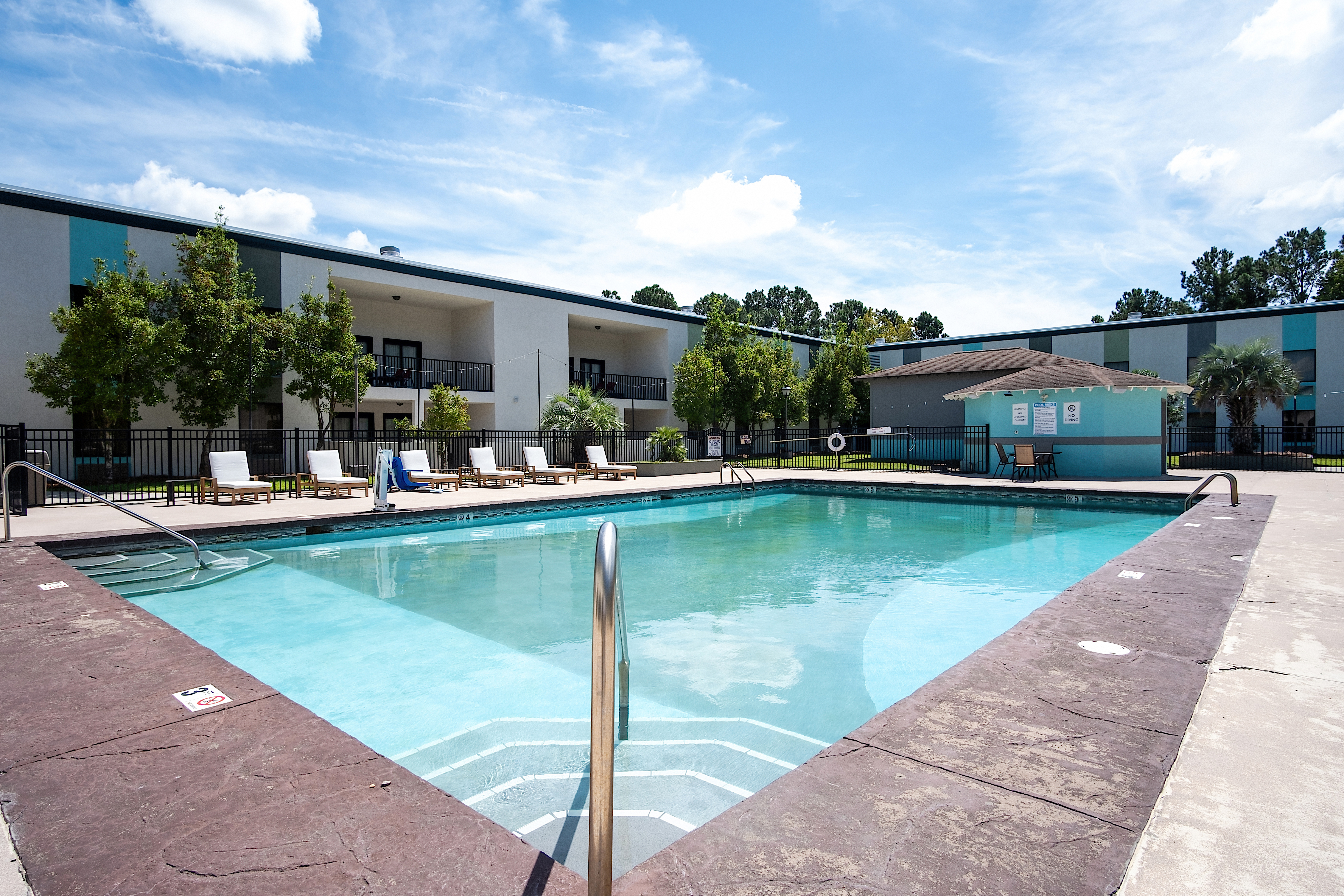 Pool at the Cottonwood Suites Savannah Hotel & Conference Center in Pooler, Georgia