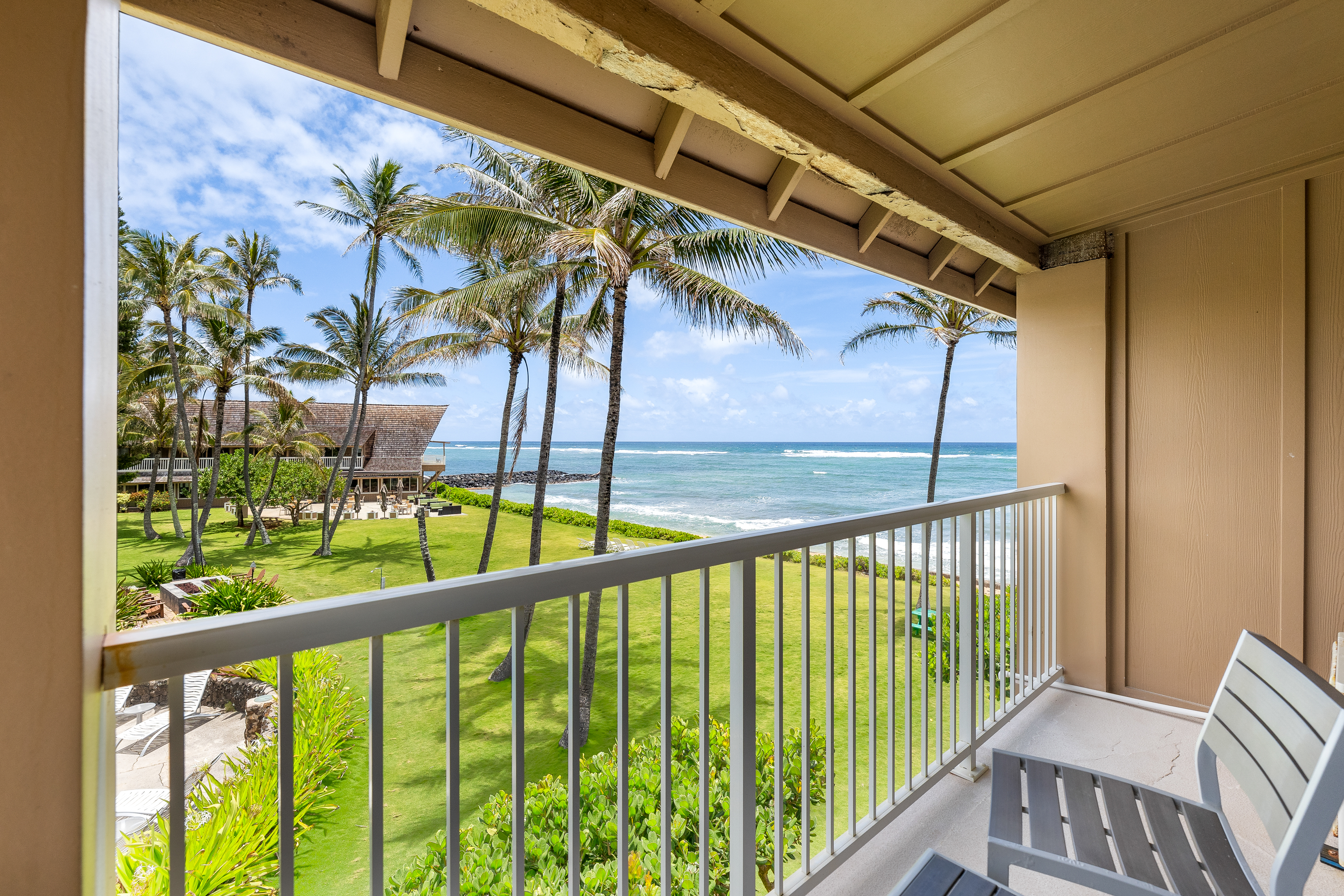 Guest room at the THE ISO HOTEL, Trademark Collection by Wyndham in Kapaa, Hawaii