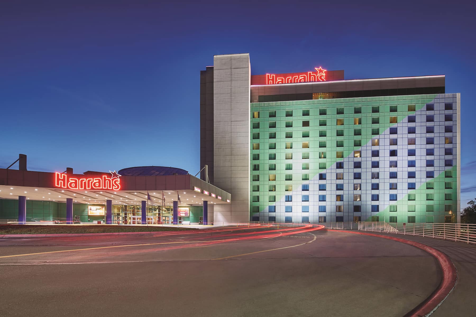 Exterior of Harrah's Council Bluffs, Trademark Collection by Wyndham hotel in Council Bluffs, Iowa