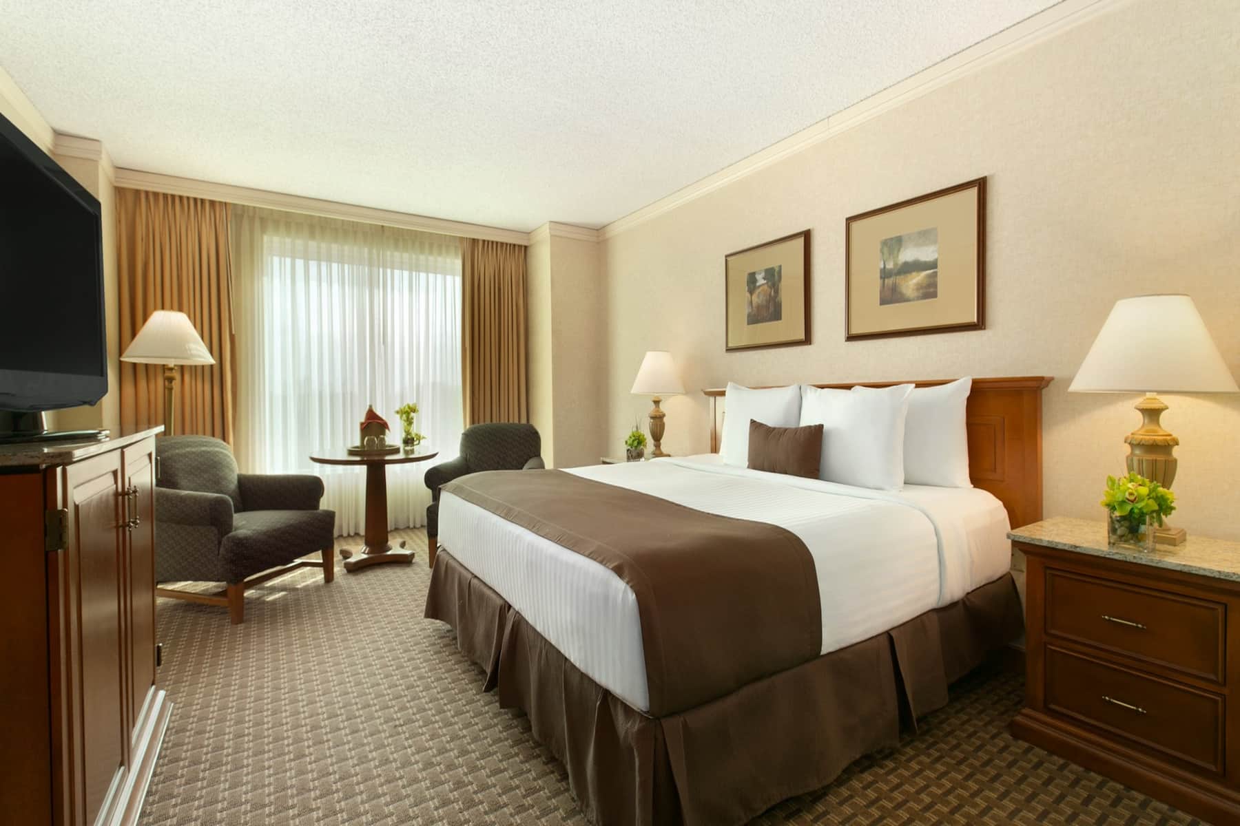 Guest room at the Harrah's Council Bluffs, Trademark Collection by Wyndham in Council Bluffs, Iowa