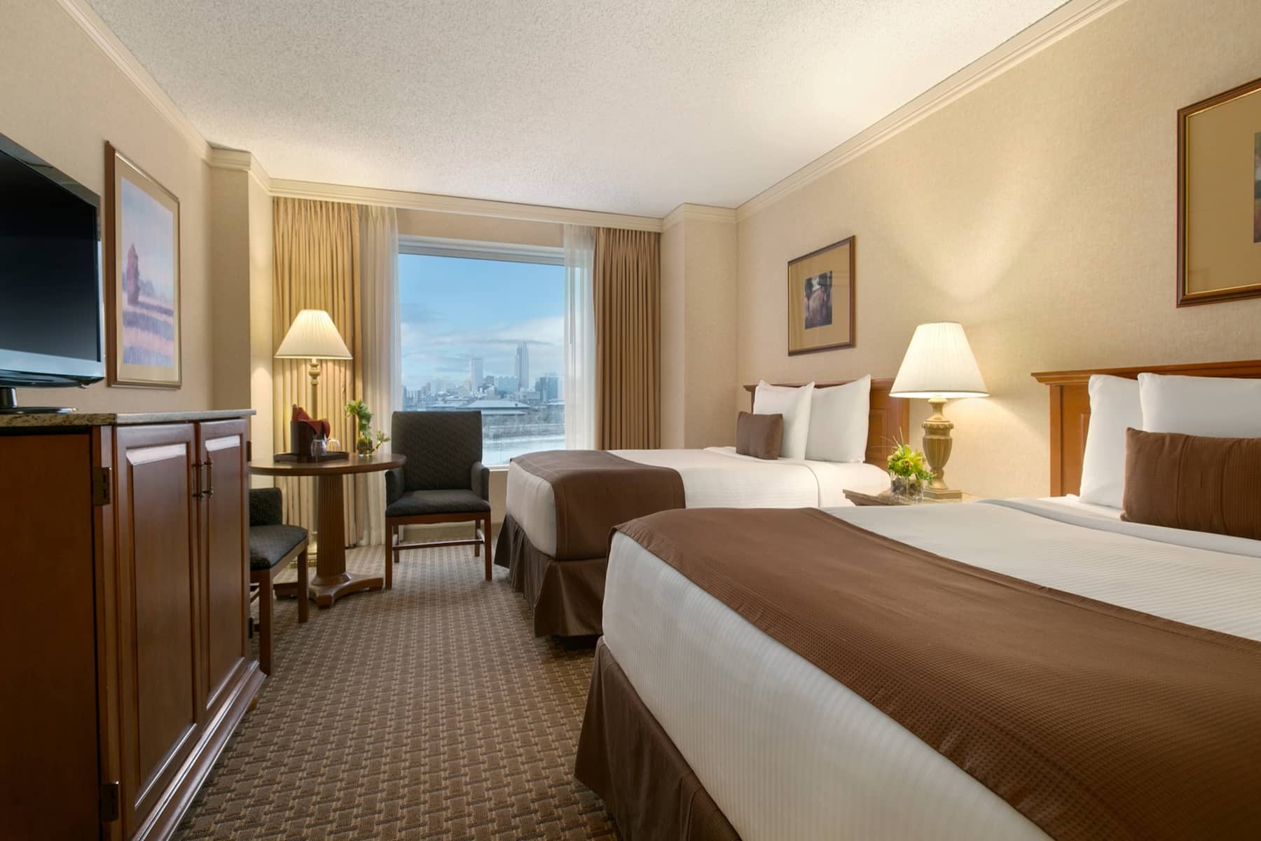 Guest room at the Harrah's Council Bluffs, Trademark Collection by Wyndham in Council Bluffs, Iowa