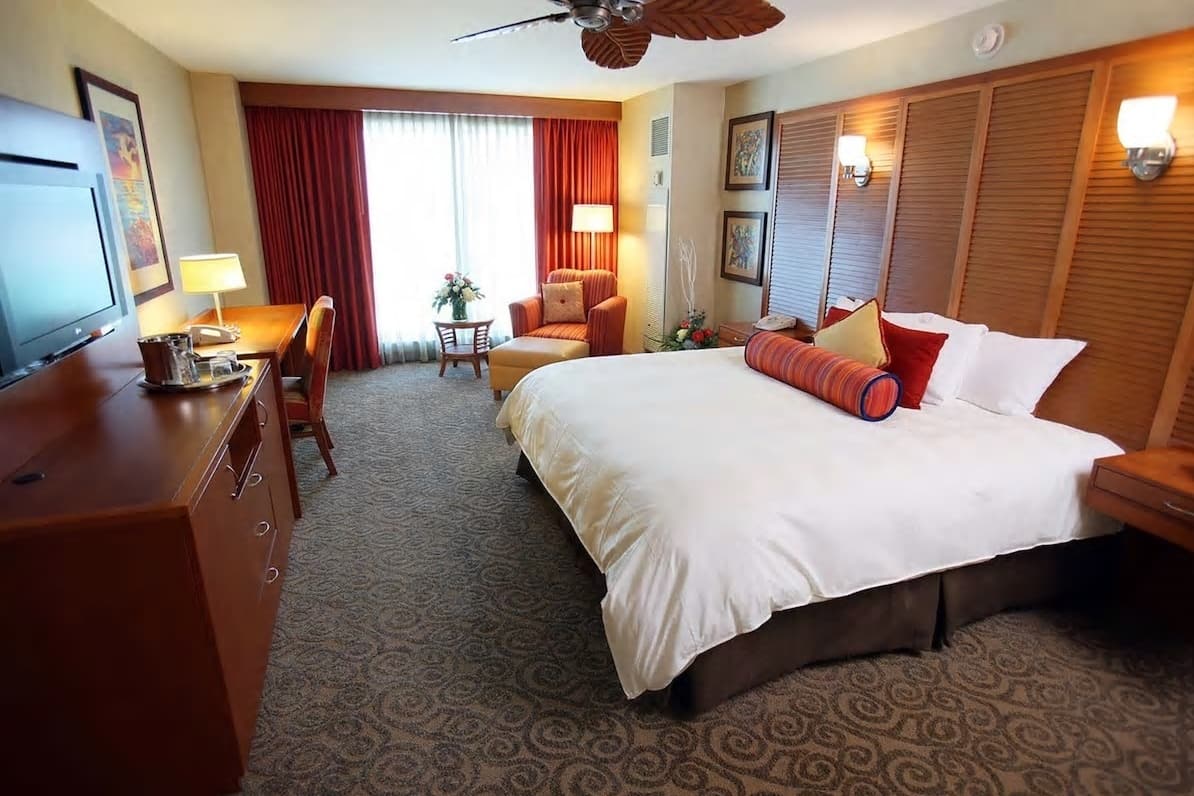 Guest room at the Isle Casino Hotel Waterloo, Trademark Collection by Wyndham in Waterloo, Iowa
