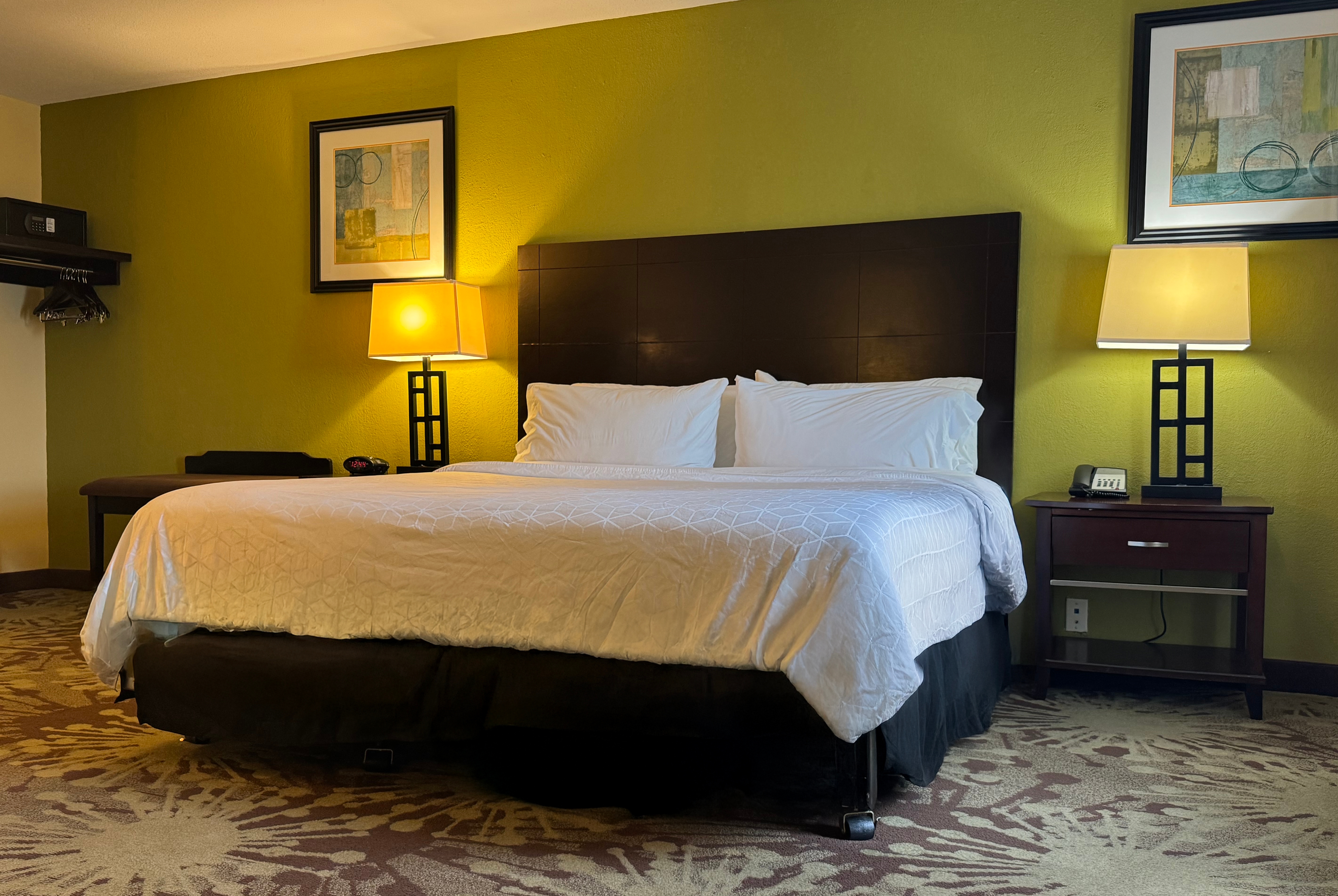 Guest room at the Hotel Gurnee in Gurnee, Illinois