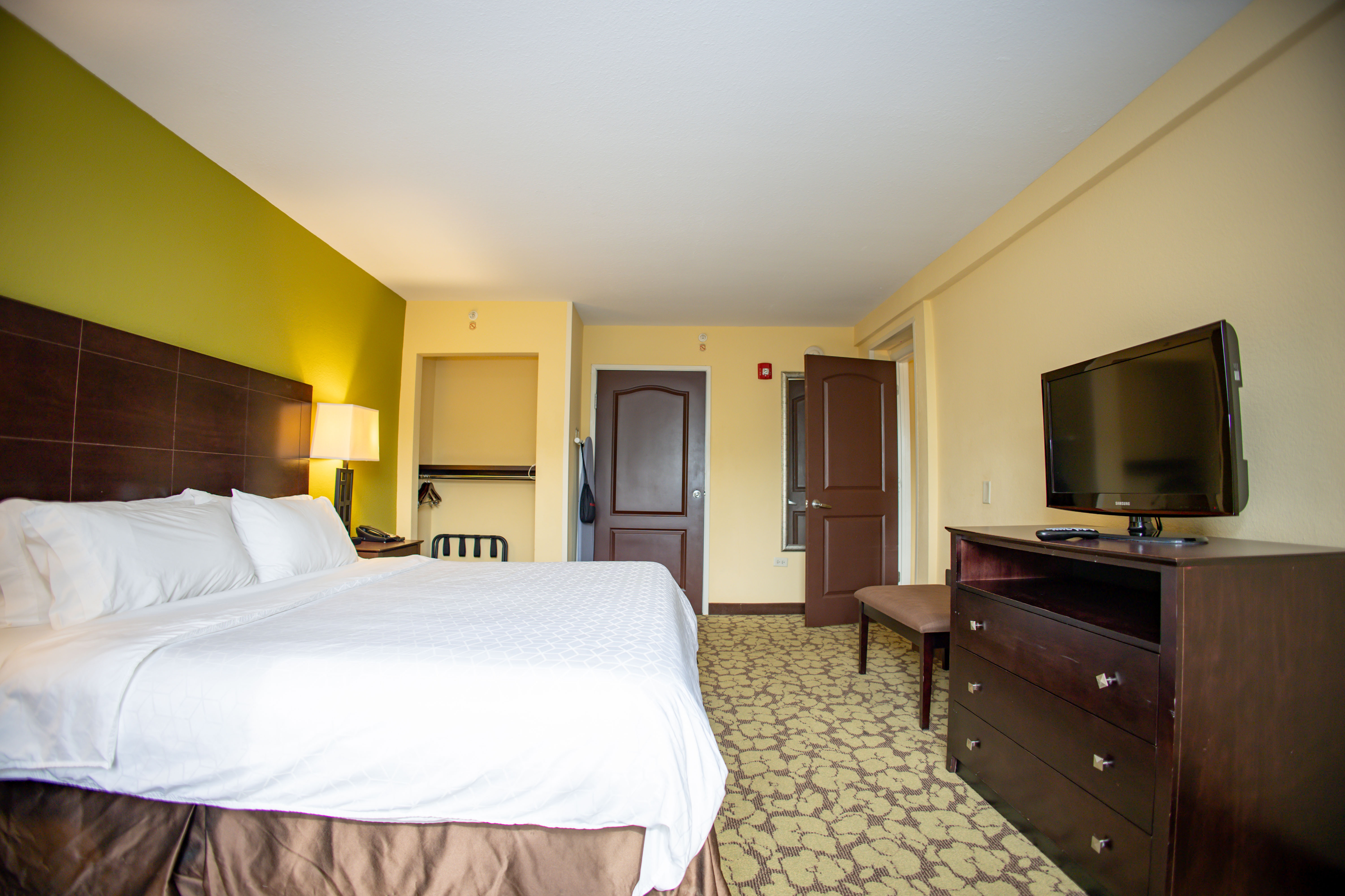 Guest room at the Hotel Gurnee in Gurnee, Illinois