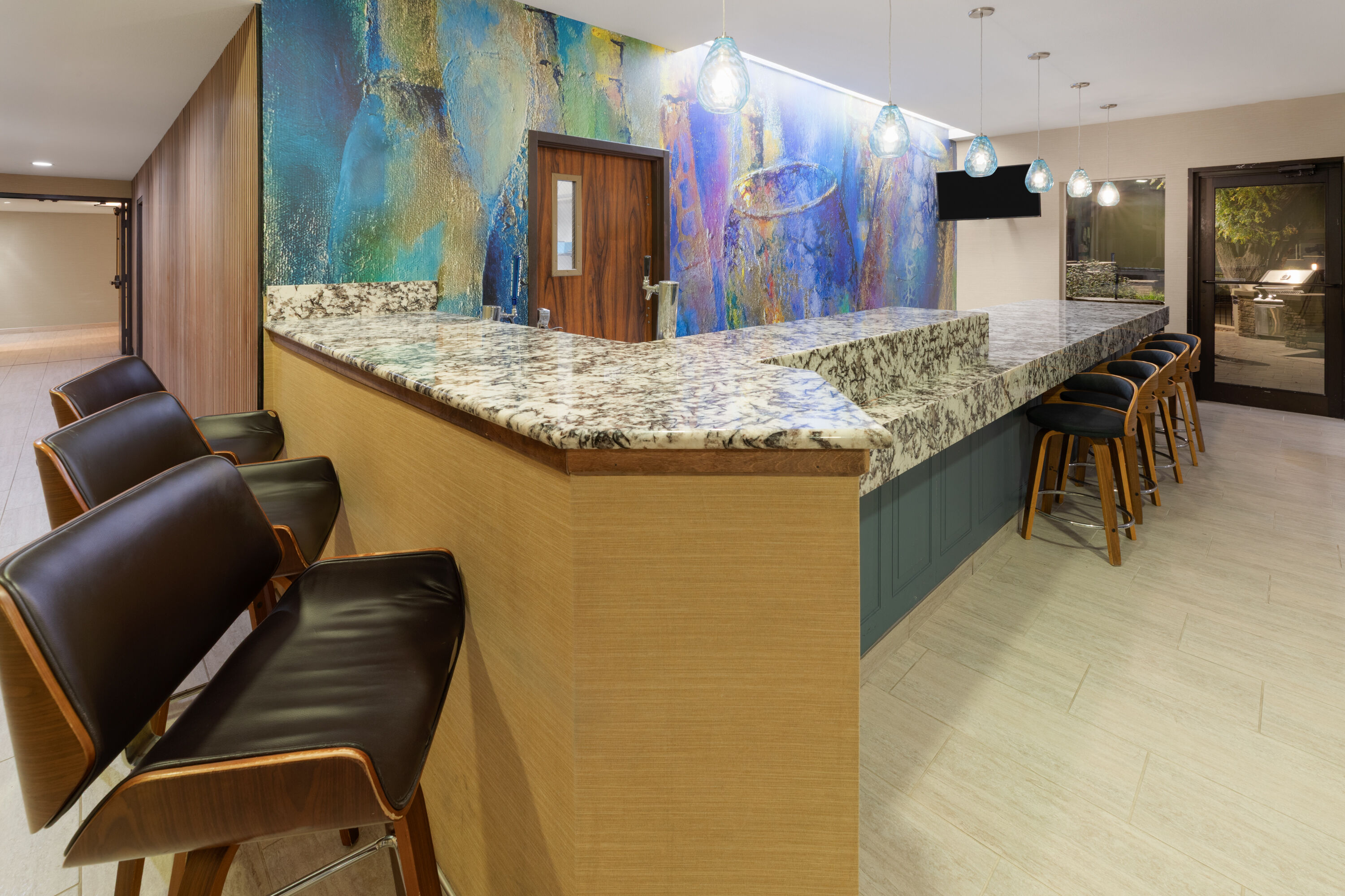 Bar at Endeavor Inn & Suites, Trademark Collection by Wyndham in Topeka, Kansas