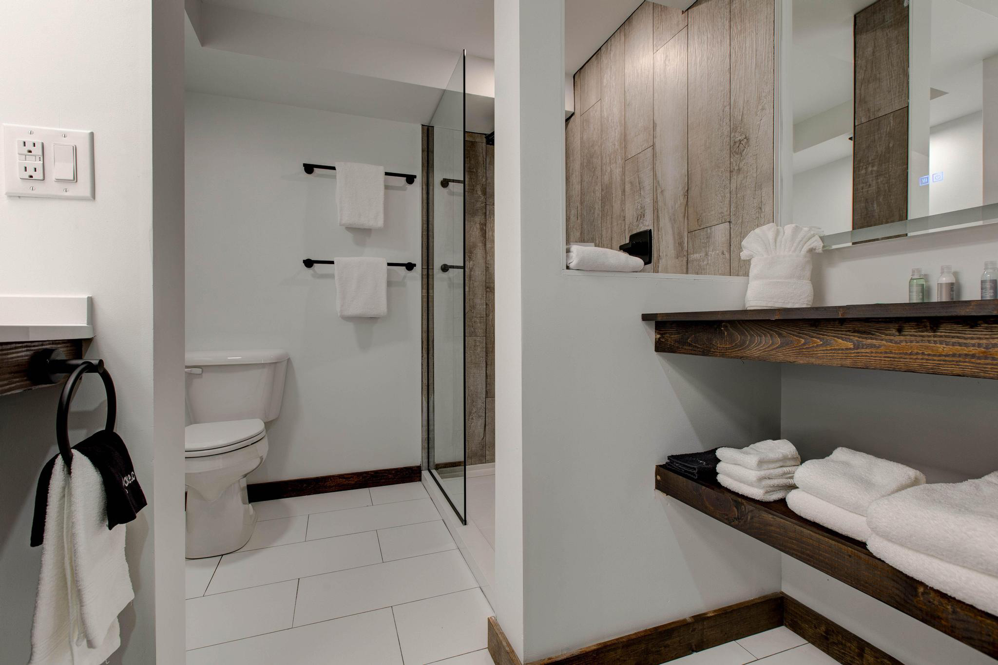 Guest room bath at the Hotel LEX, Trademark Collection by Wyndham in Lexington, Kentucky