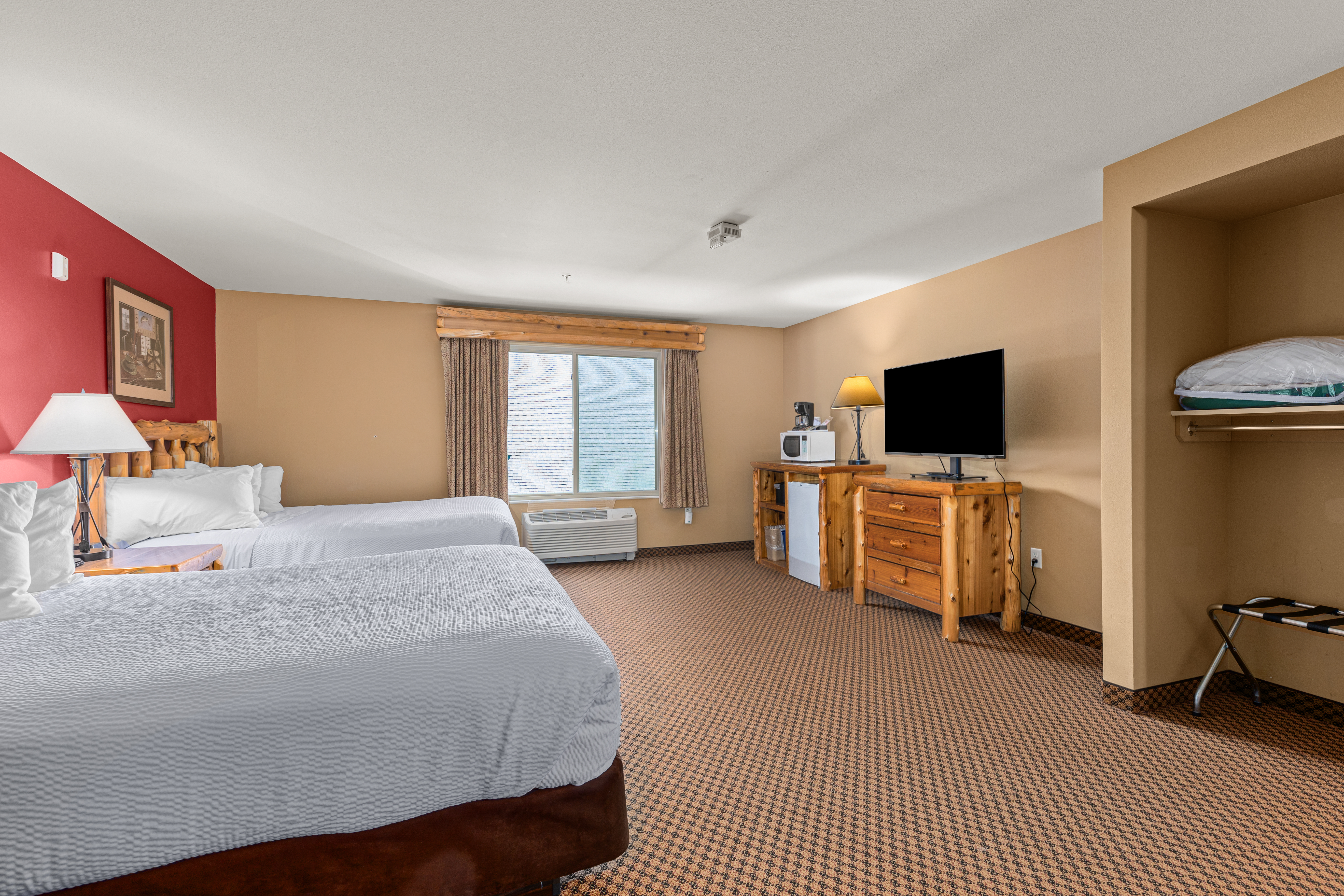 Guest room at the The Lodge at Brainerd Lakes, Trademark Collection by Wyndham in Baxter, Minnesota