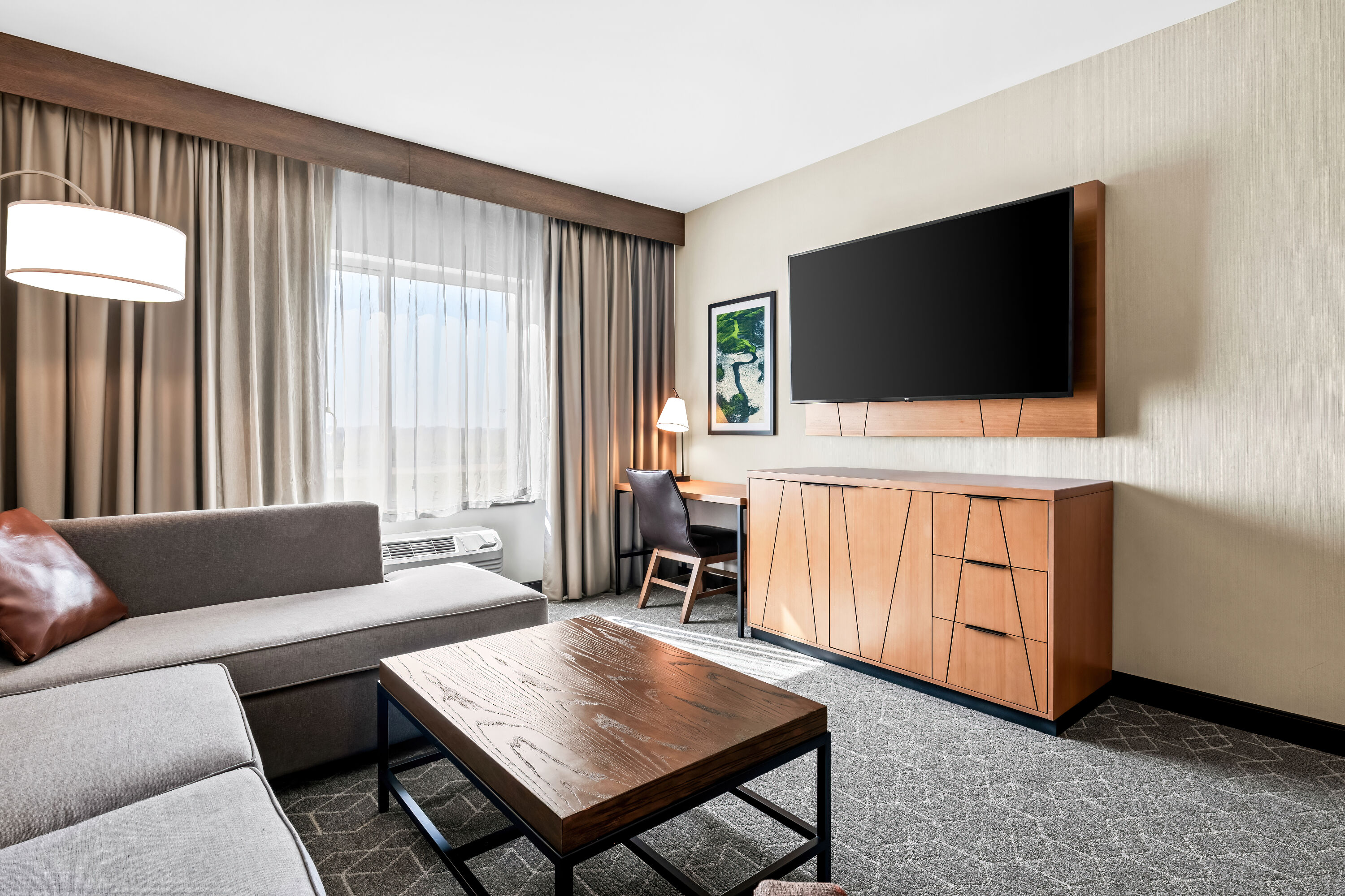 Running Aces Hotel & Casino, Trademark Collection by Wyndham suite living room in Columbus, Minnesota