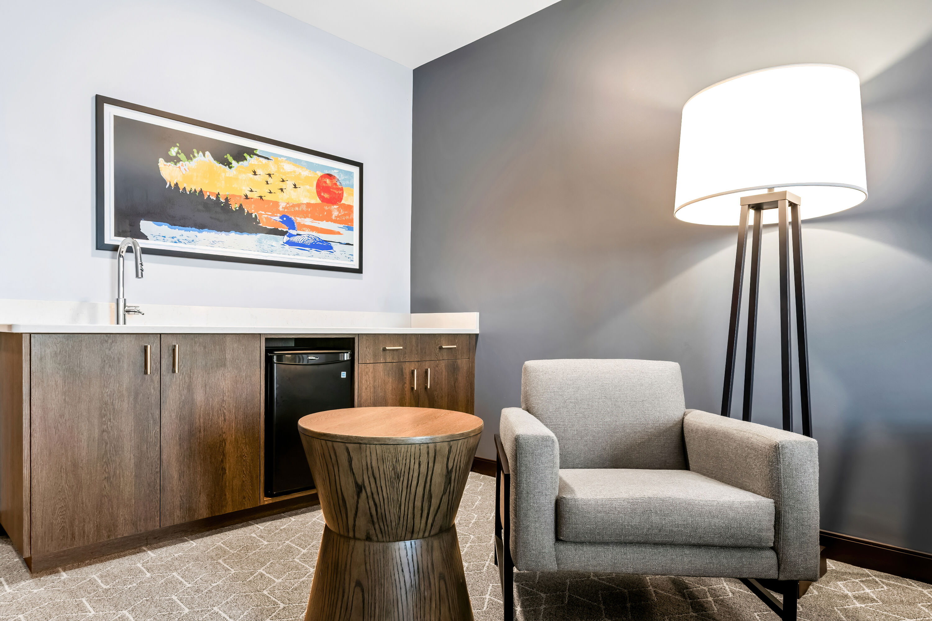 King bed guest room at the Running Aces Hotel & Casino, Trademark Collection by Wyndham in Columbus, Minnesota