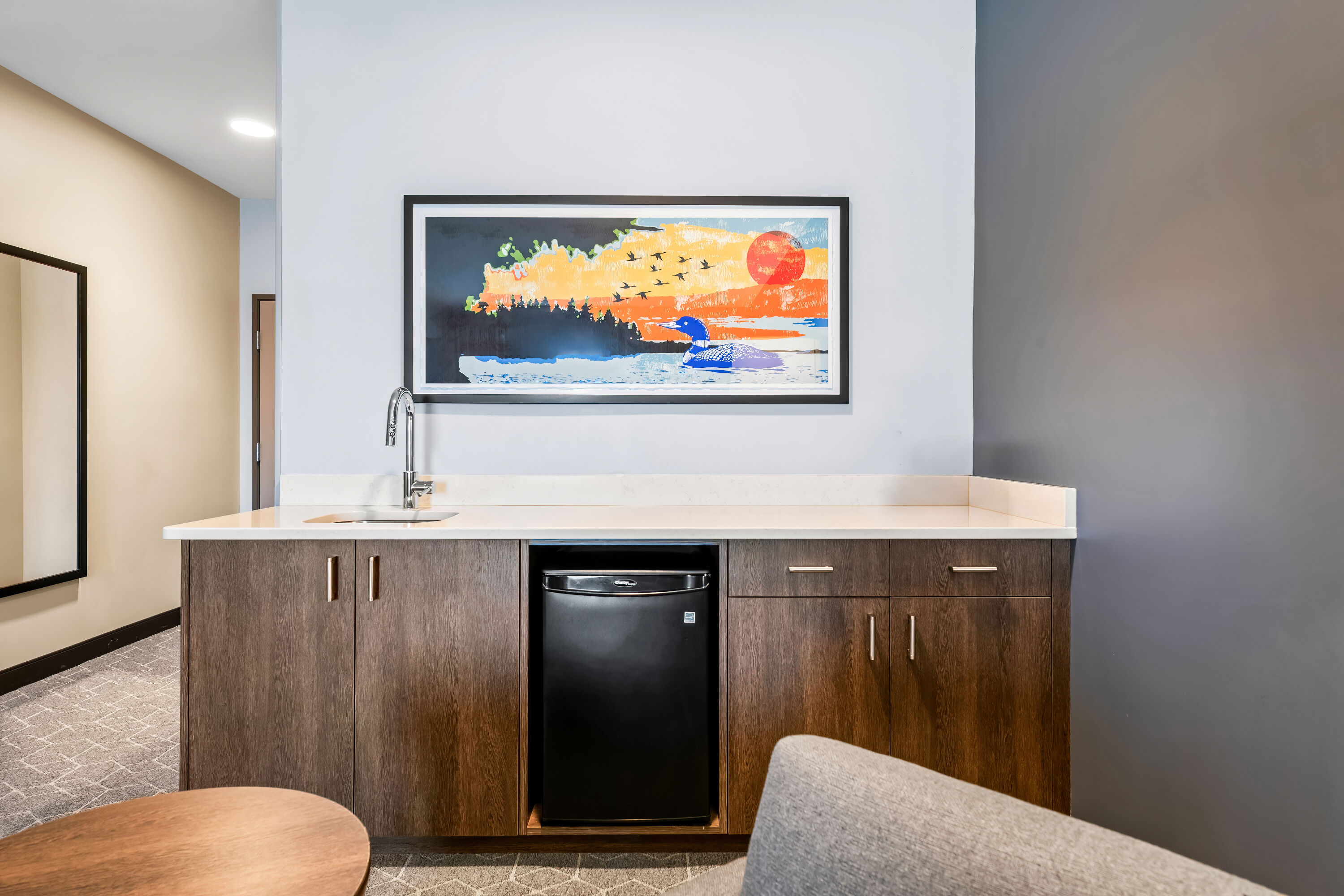 King bed guest room at the Running Aces Hotel & Casino, Trademark Collection by Wyndham in Columbus, Minnesota