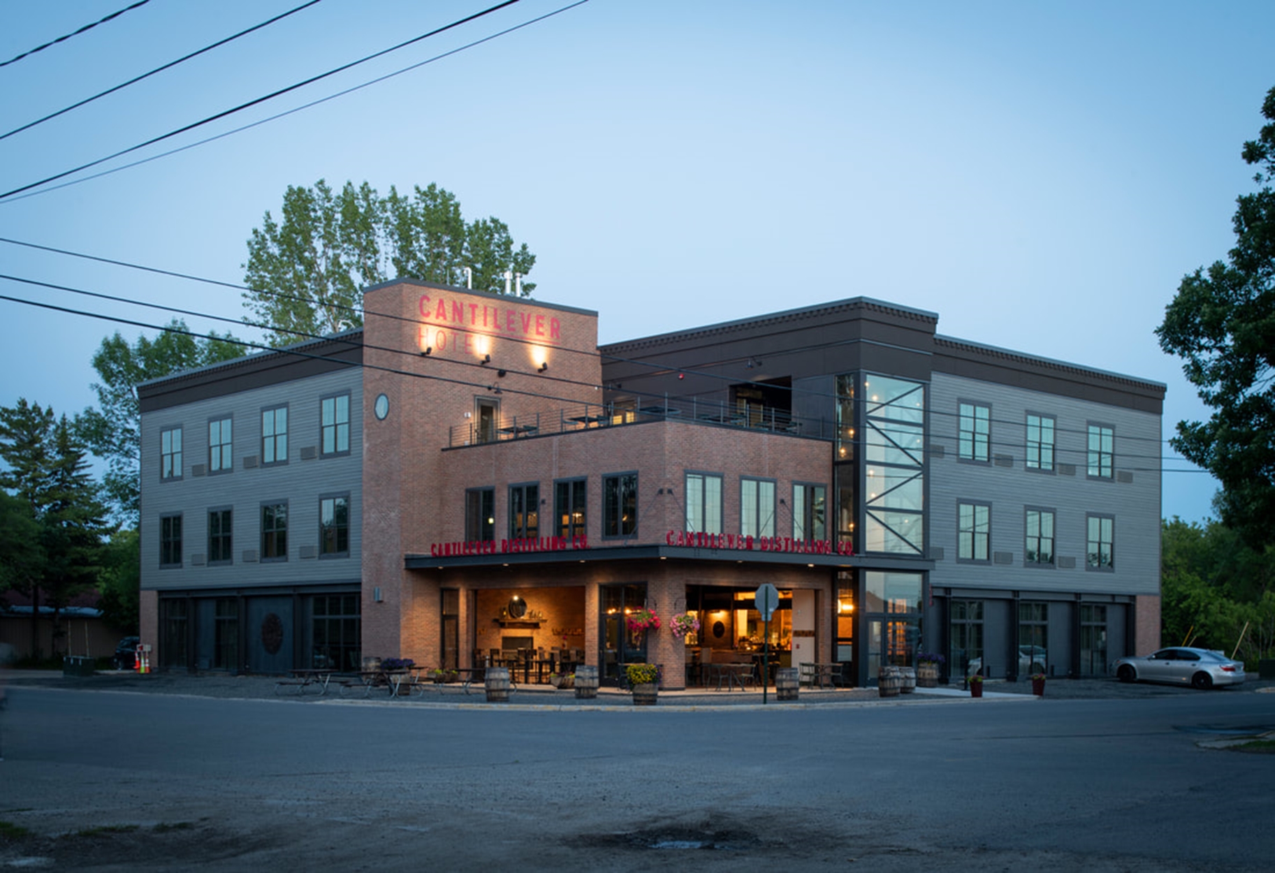 Exterior of Cantilever Hotel, Trademark Collection by Wyndham hotel in Ranier, Minnesota