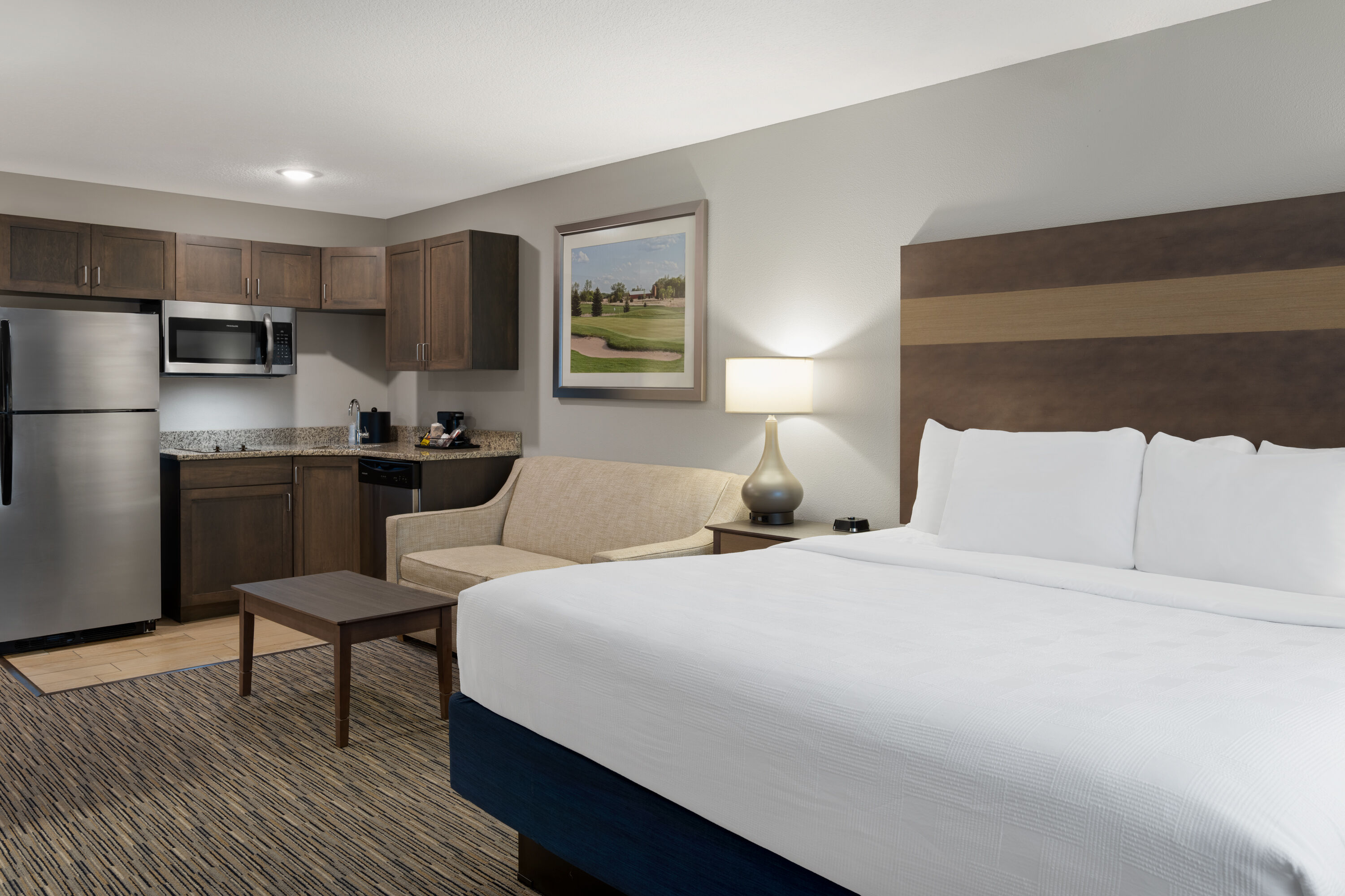 Little Crow Resort & Conference, Trademark by Wyndham suite in Spicer, Minnesota