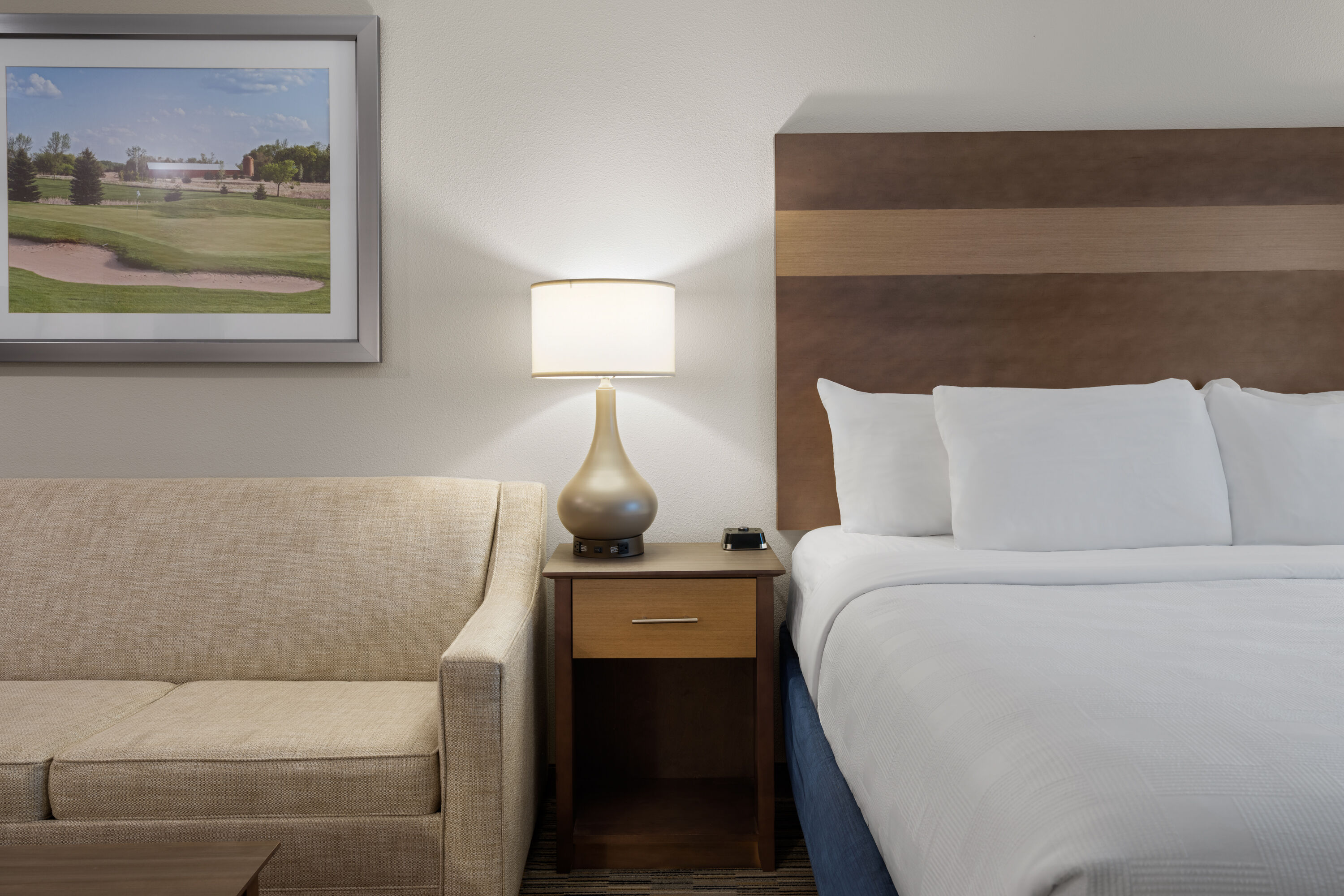 Little Crow Resort & Conference, Trademark by Wyndham suite in Spicer, Minnesota