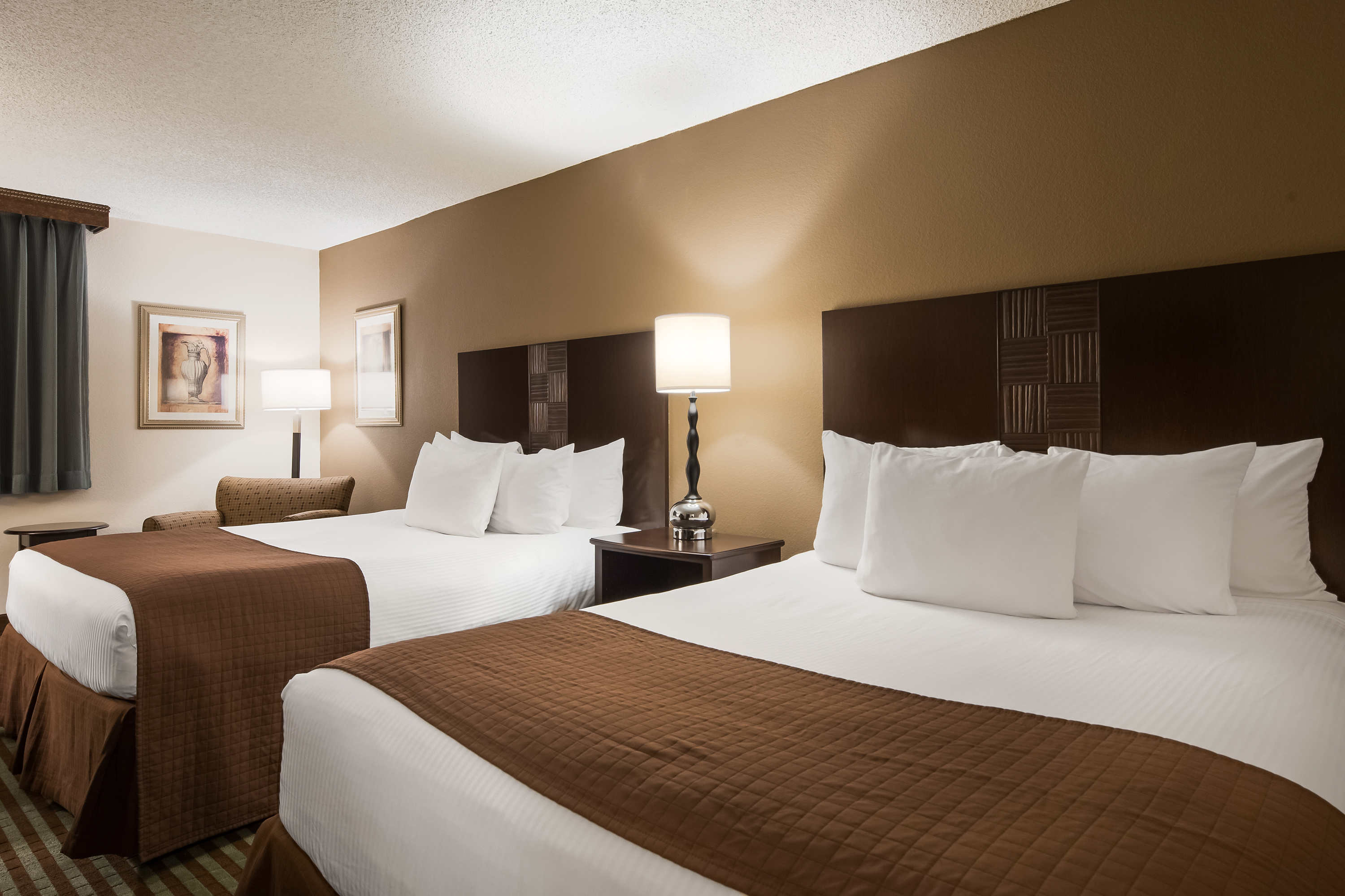 Guest room at the Seville Plaza Streetcar Hotel Museum District, Trademark in Kansas City, Missouri