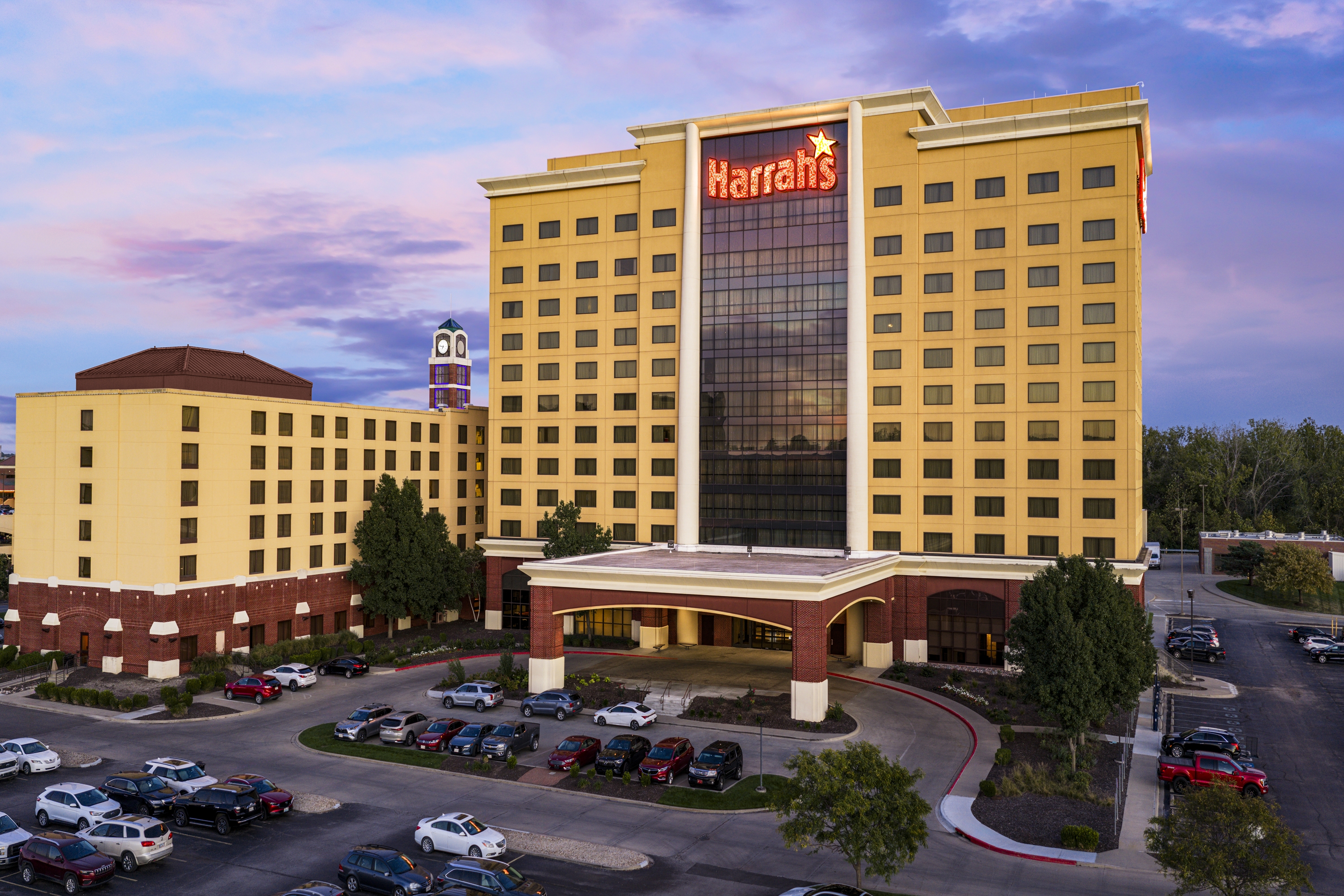 Exterior of Harrah's Kansas City, Trademark Collection by Wyndham hotel in North Kansas City, Missouri