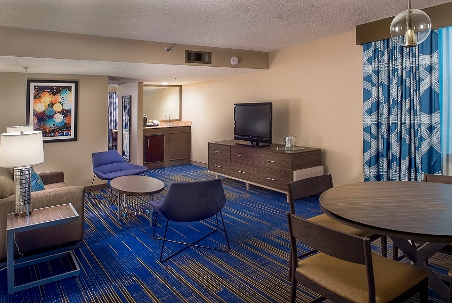 Guest room feature at the HoteLumiere at the Arch, Trademark Collection by Wyndham in St. Louis, Missouri