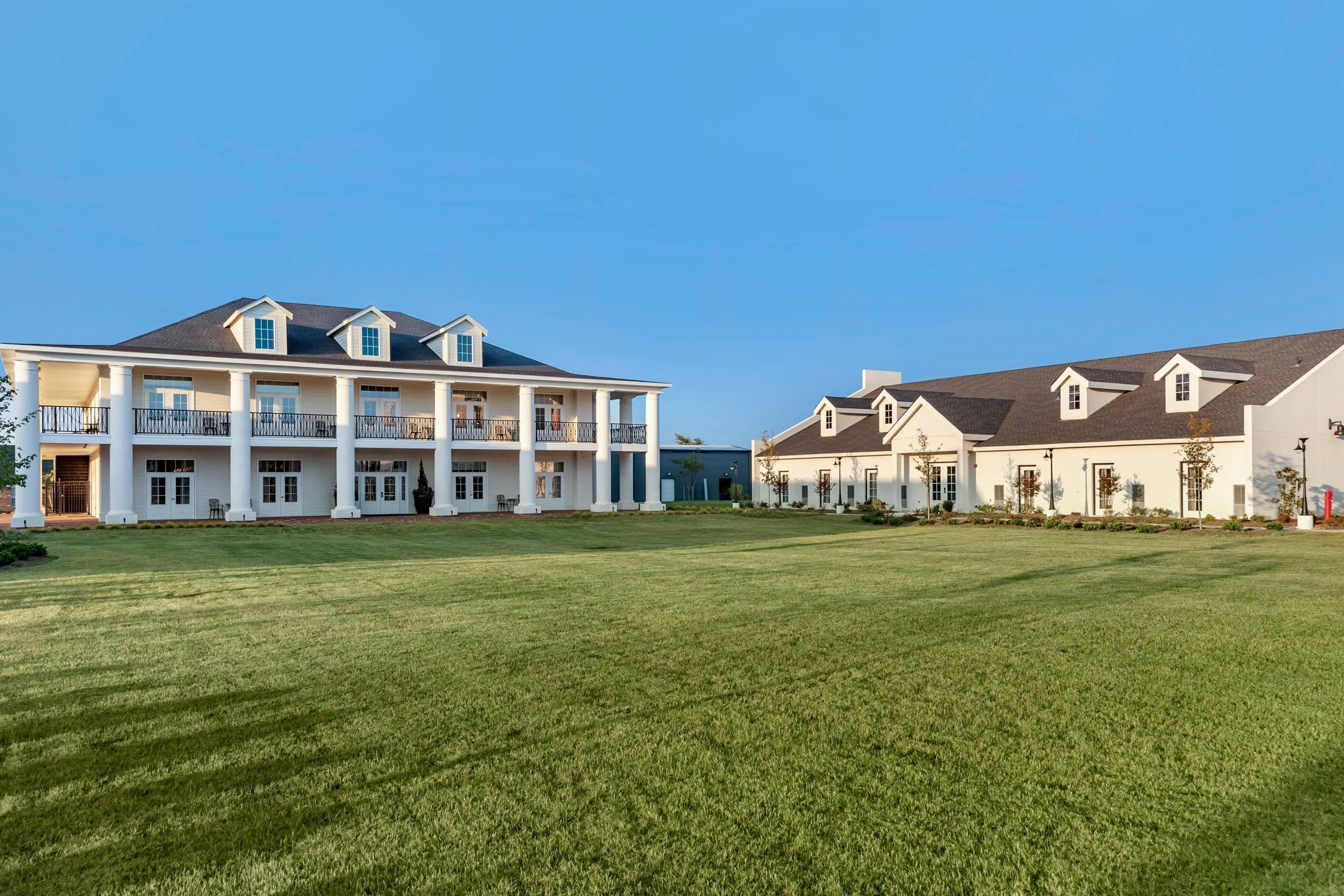 Exterior of Lyric Hotel West End, Trademark Collection by Wyndham hotel in Cleveland, Mississippi