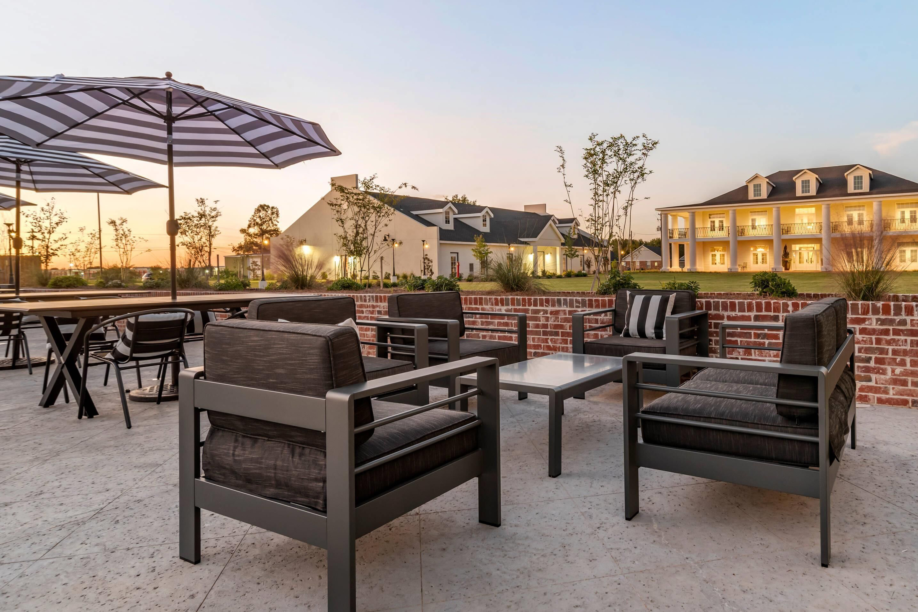 Courtyard at Lyric Hotel West End, Trademark Collection by Wyndham in Cleveland, Mississippi