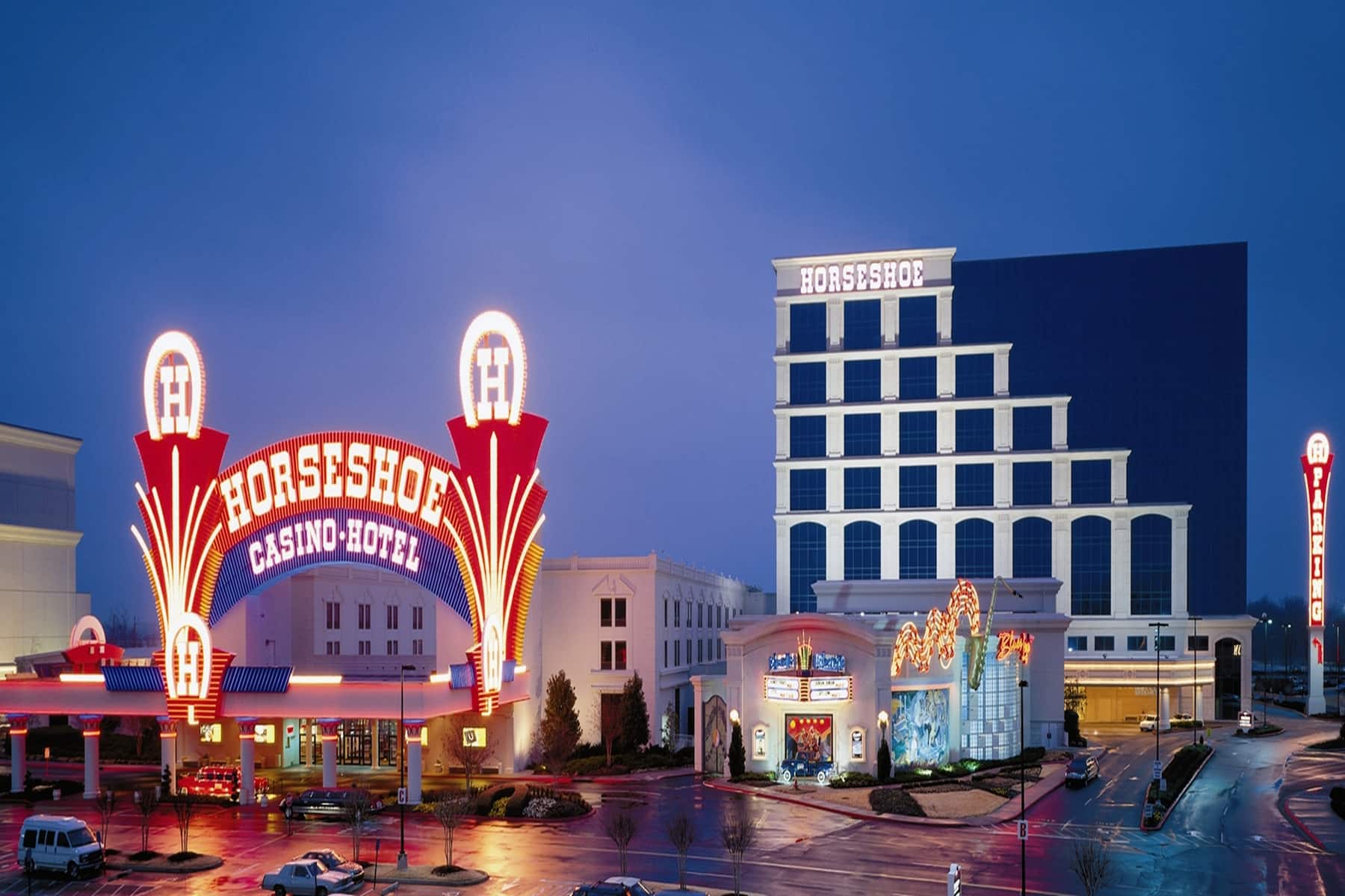 Exterior Night Image of Horseshoe Tunica, Trademark Collection by Wyndham hotel in Robinsonville, Mississippi