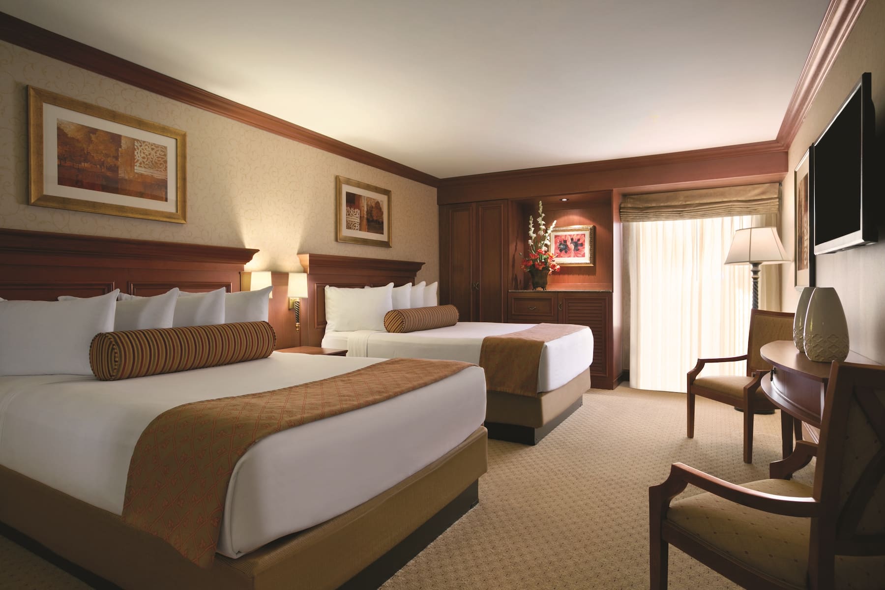 Guest room at the Horseshoe Tunica, Trademark Collection by Wyndham in Robinsonville, Mississippi