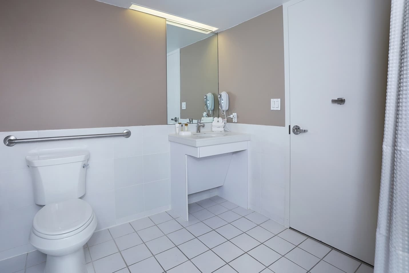 Guest room bath at the Tropicana Atlantic City, Trademark Collection by Wyndham in Atlantic City, New Jersey