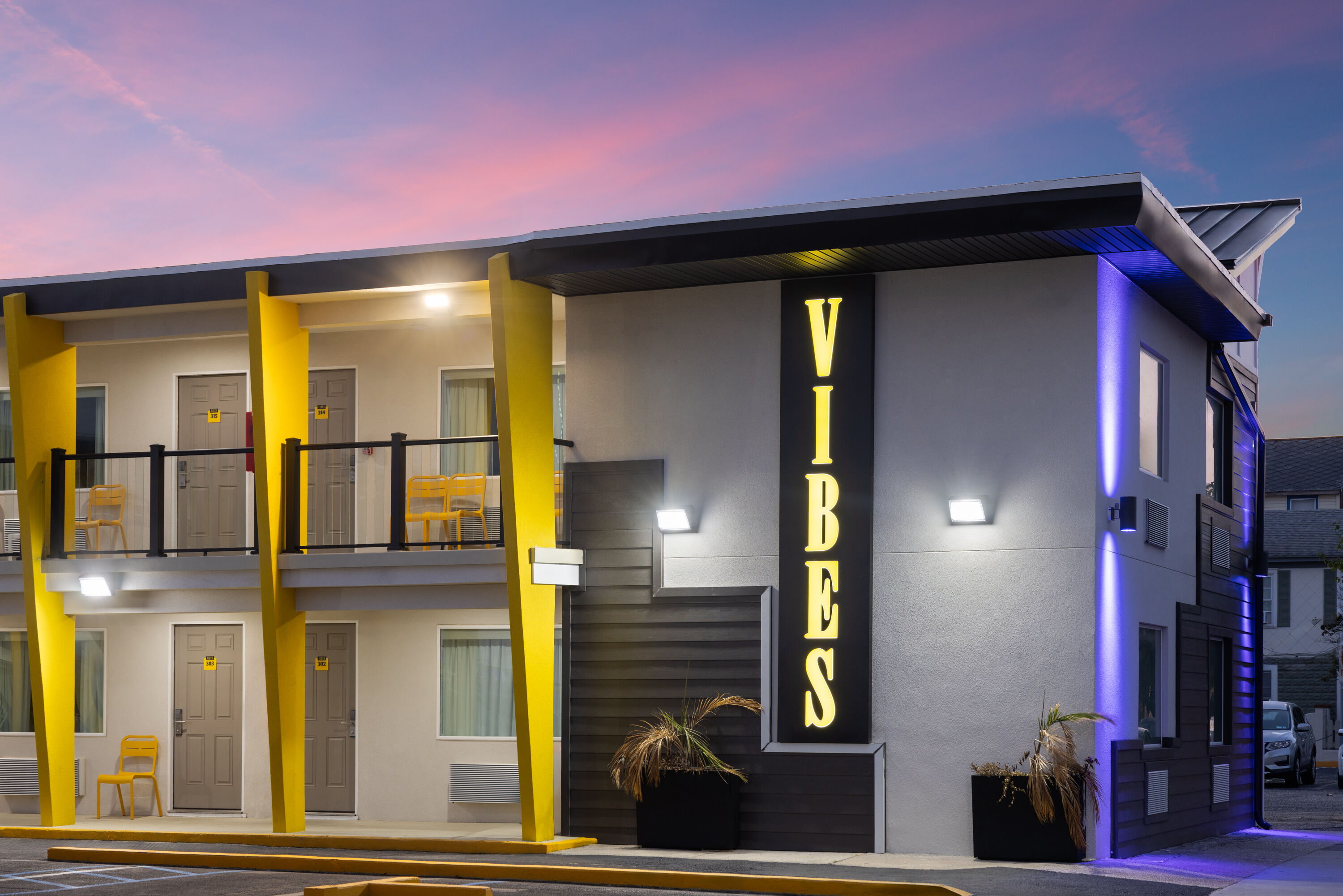 Exterior Dusk Image of The Vibes Hotel, Trademark Collection by Wyndham hotel in Wildwood, New Jersey