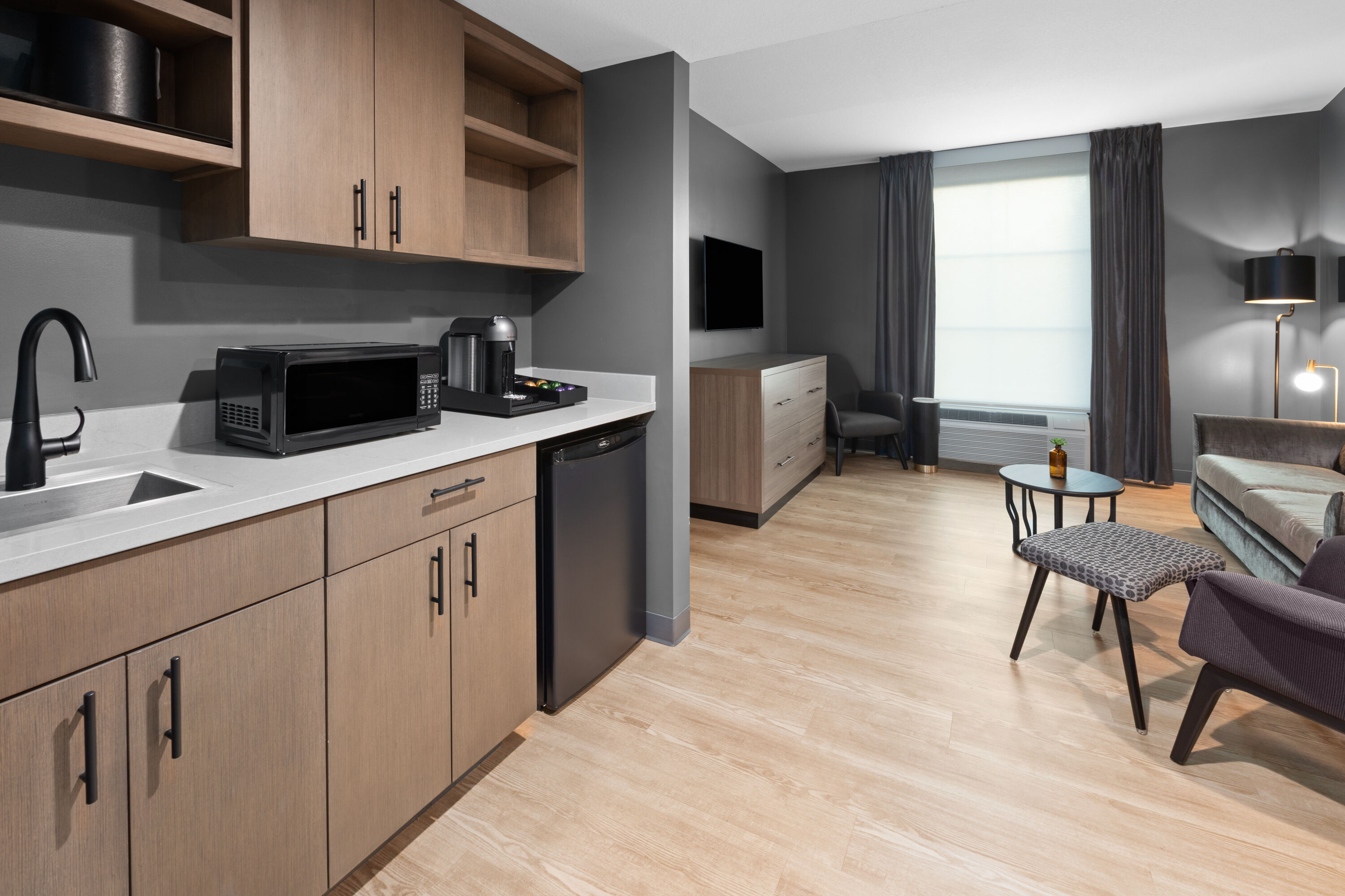 Riverbend Hotel and Suites, Trademark Collection by Wyndham suite in Ashtabula, Ohio