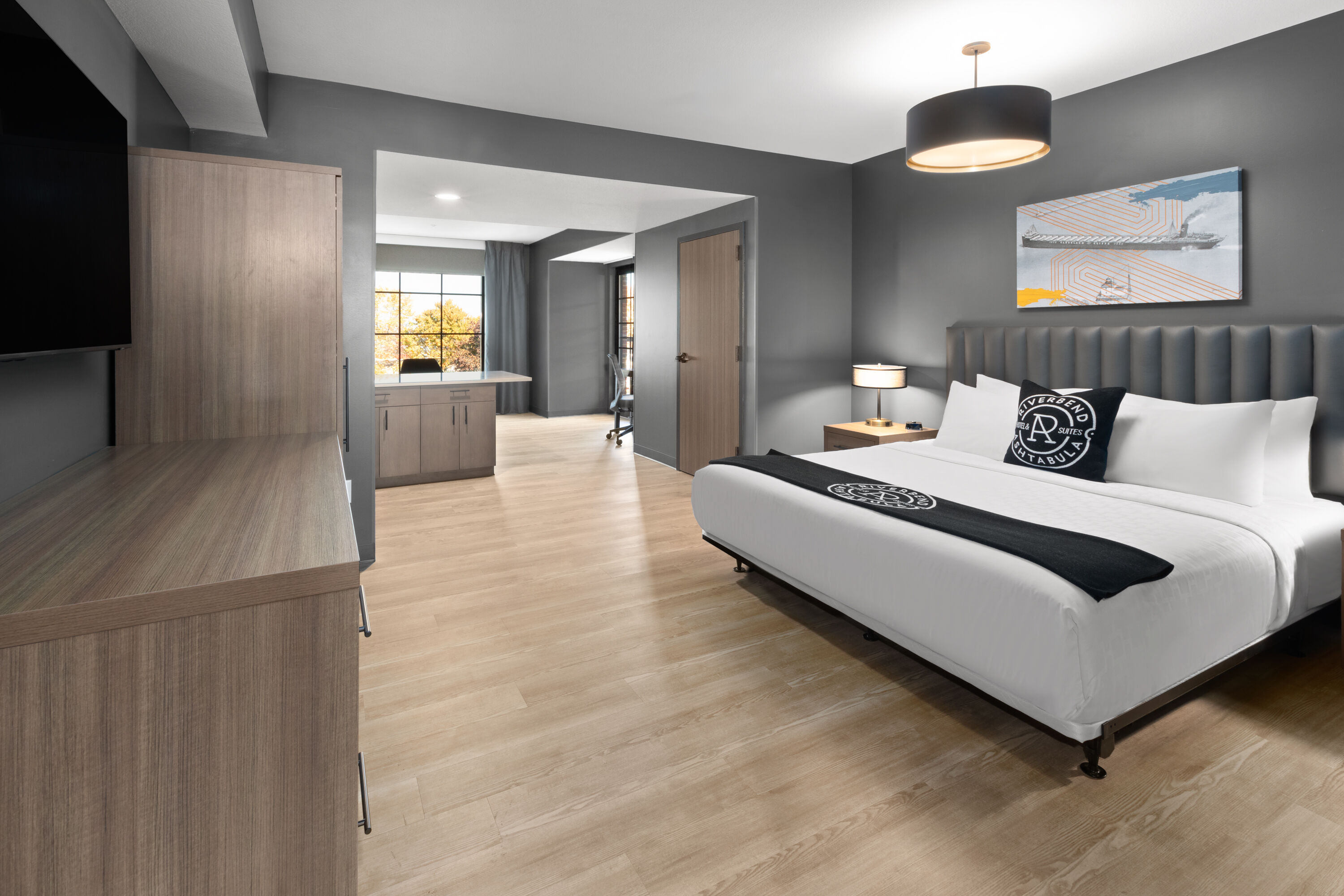 Riverbend Hotel and Suites, Trademark Collection by Wyndham suite in Ashtabula, Ohio