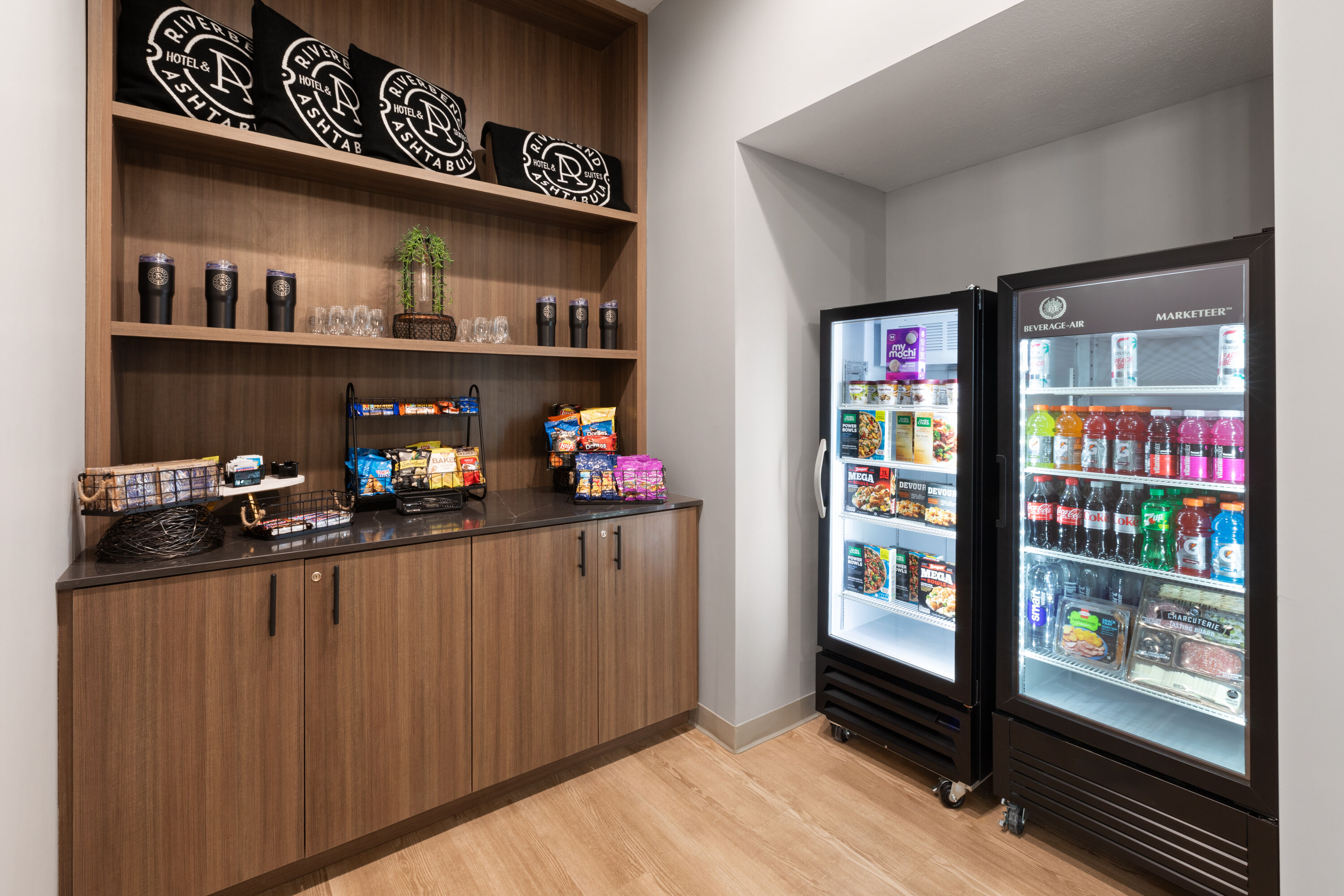 Mart at Riverbend Hotel and Suites, Trademark Collection by Wyndham in Ashtabula, Ohio