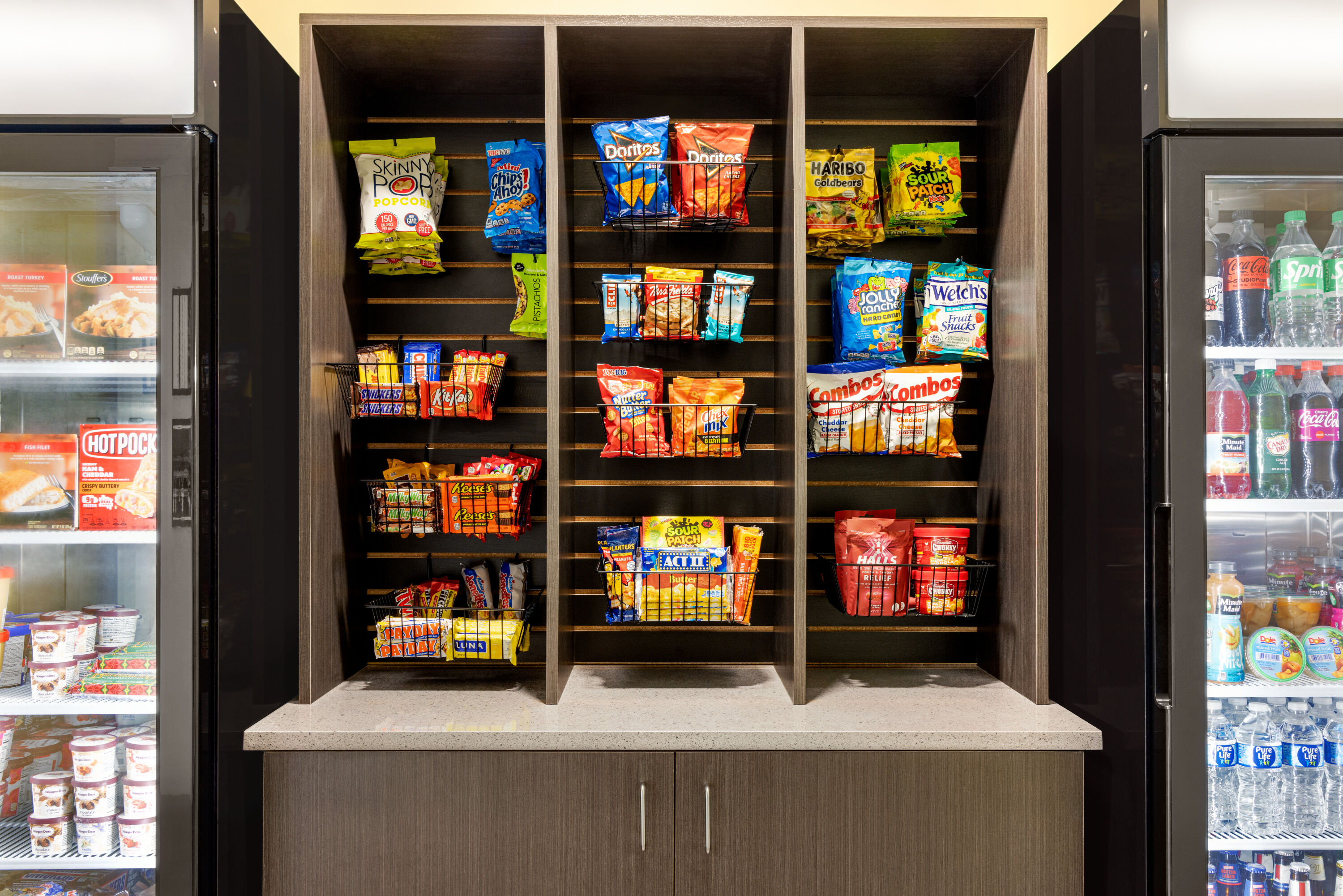 Mart at The Orbit Hotel, Trademark Collection by Wyndham in Fairview Park, Ohio