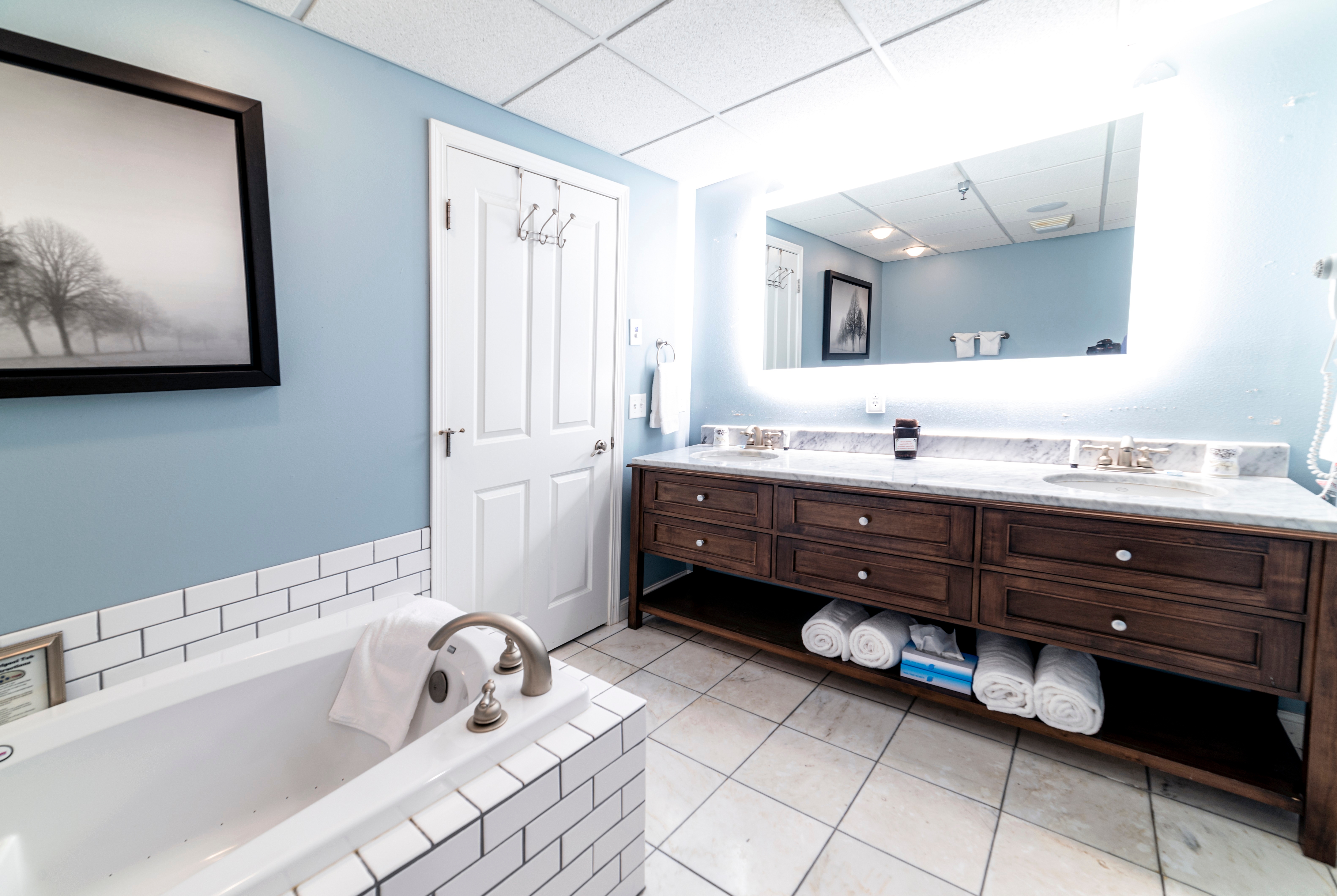 Guest room at the Deadwood Gulch Resort, Trademark Collection by Wyndham in Deadwood, South Dakota