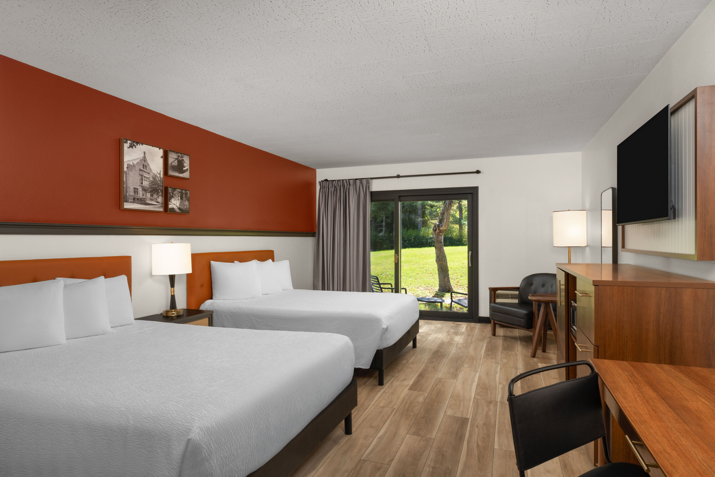 Guest room at the Hotel Vervana, Trademark Collection by Wyndham in Bennington, Vermont