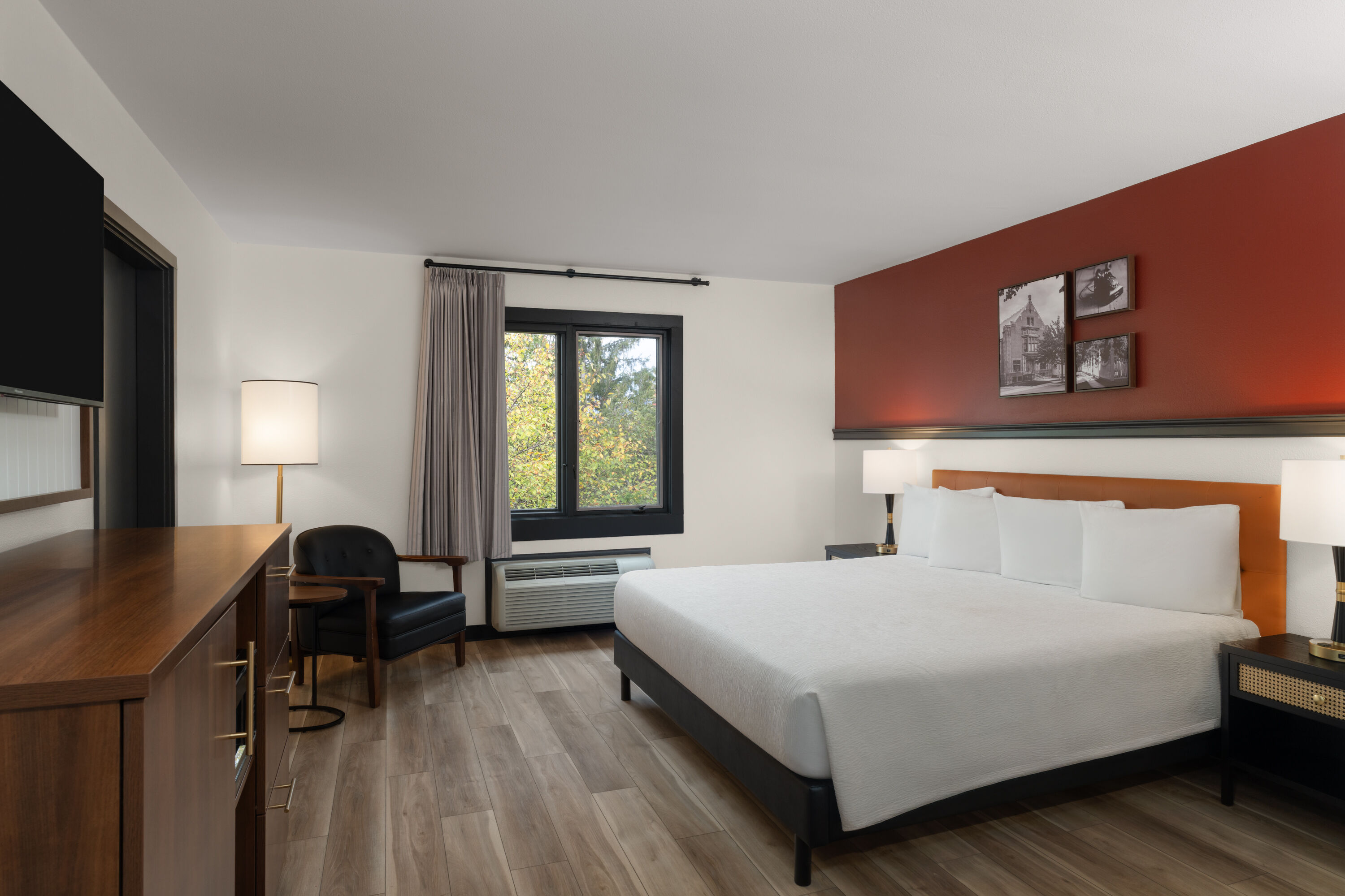 Guest room at the Hotel Vervana, Trademark Collection by Wyndham in Bennington, Vermont