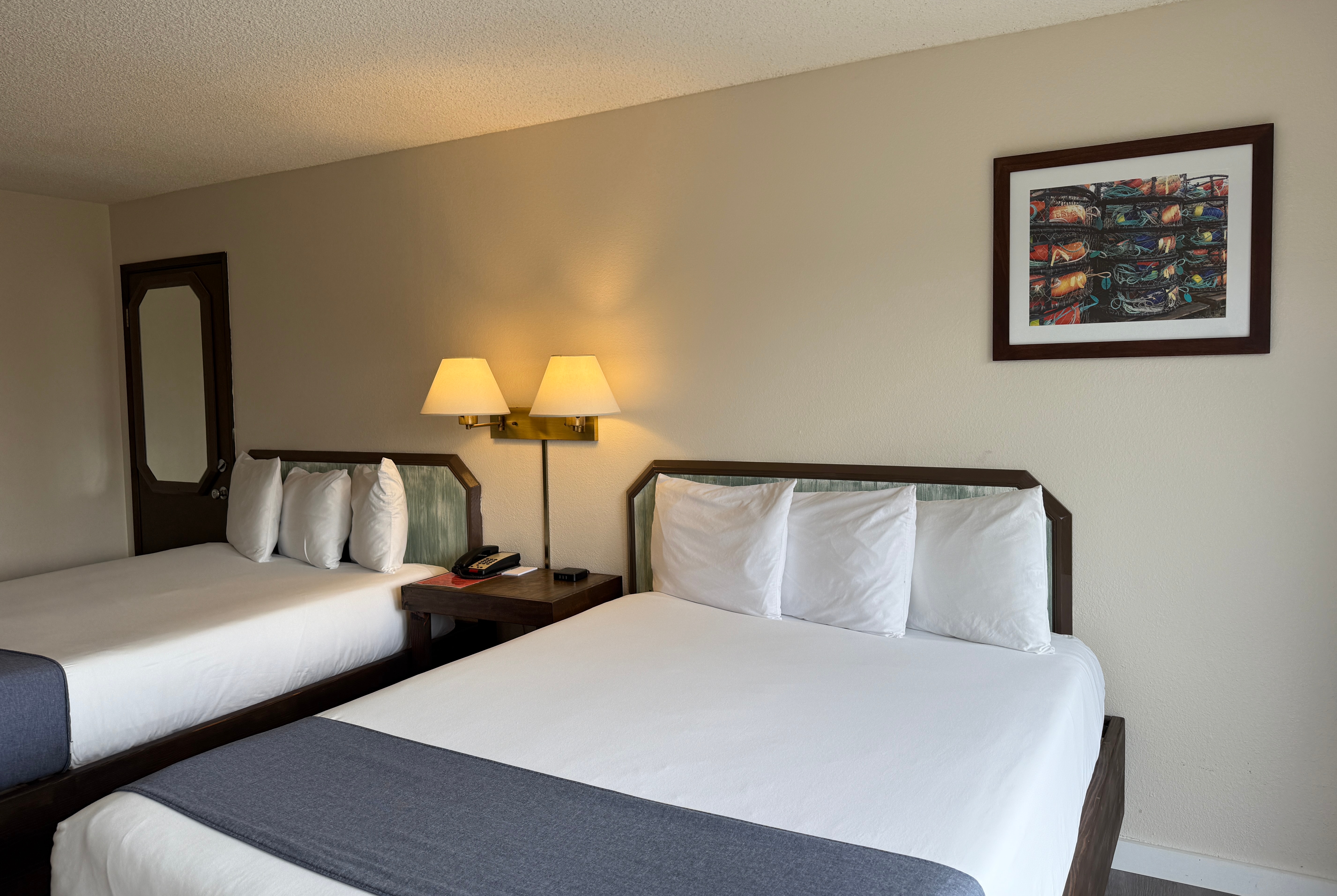 Guest room at the Chateau Westport Resort, Trademark Collection by Wyndham in Westport, Washington