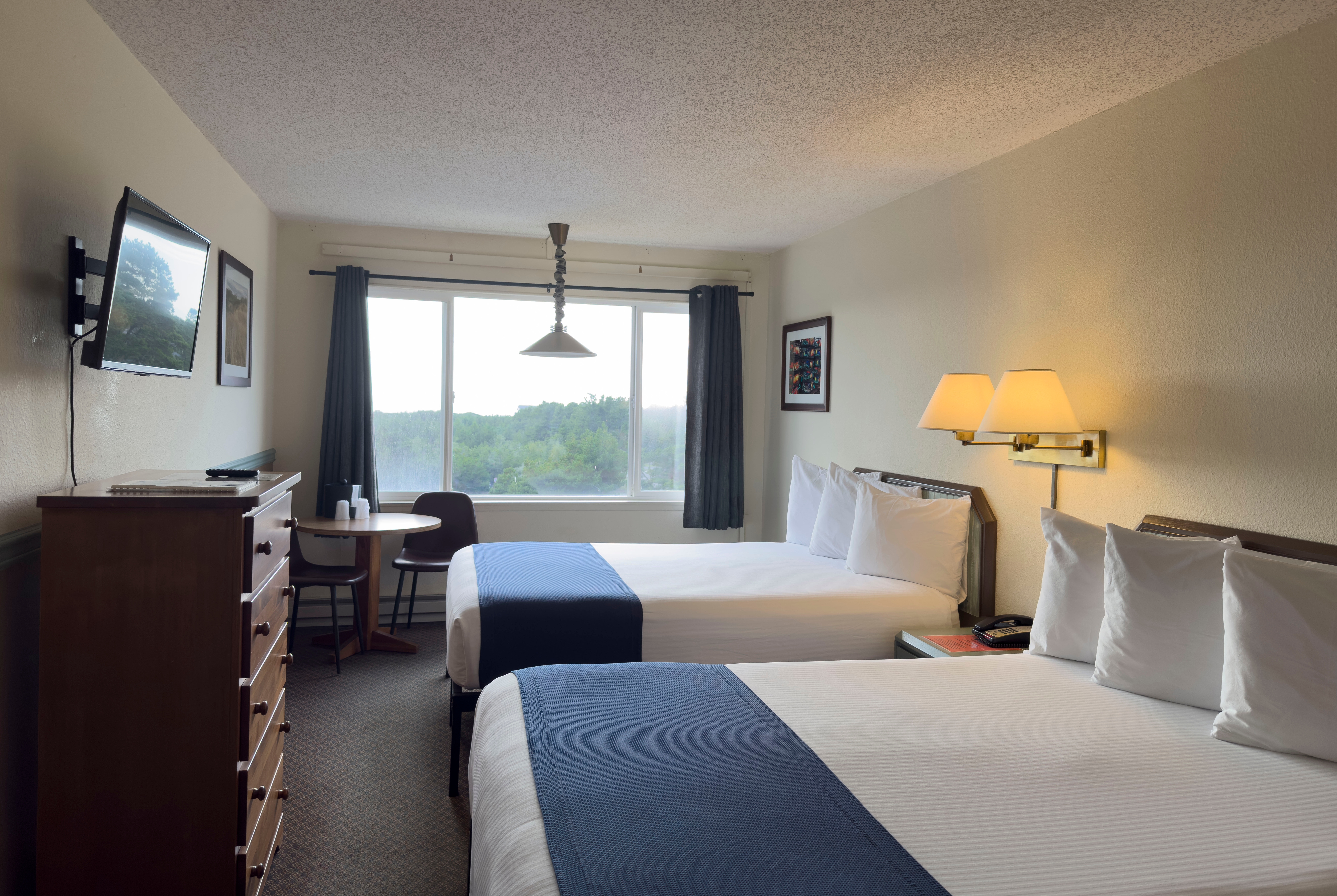 Guest room at the Chateau Westport Resort, Trademark Collection by Wyndham in Westport, Washington