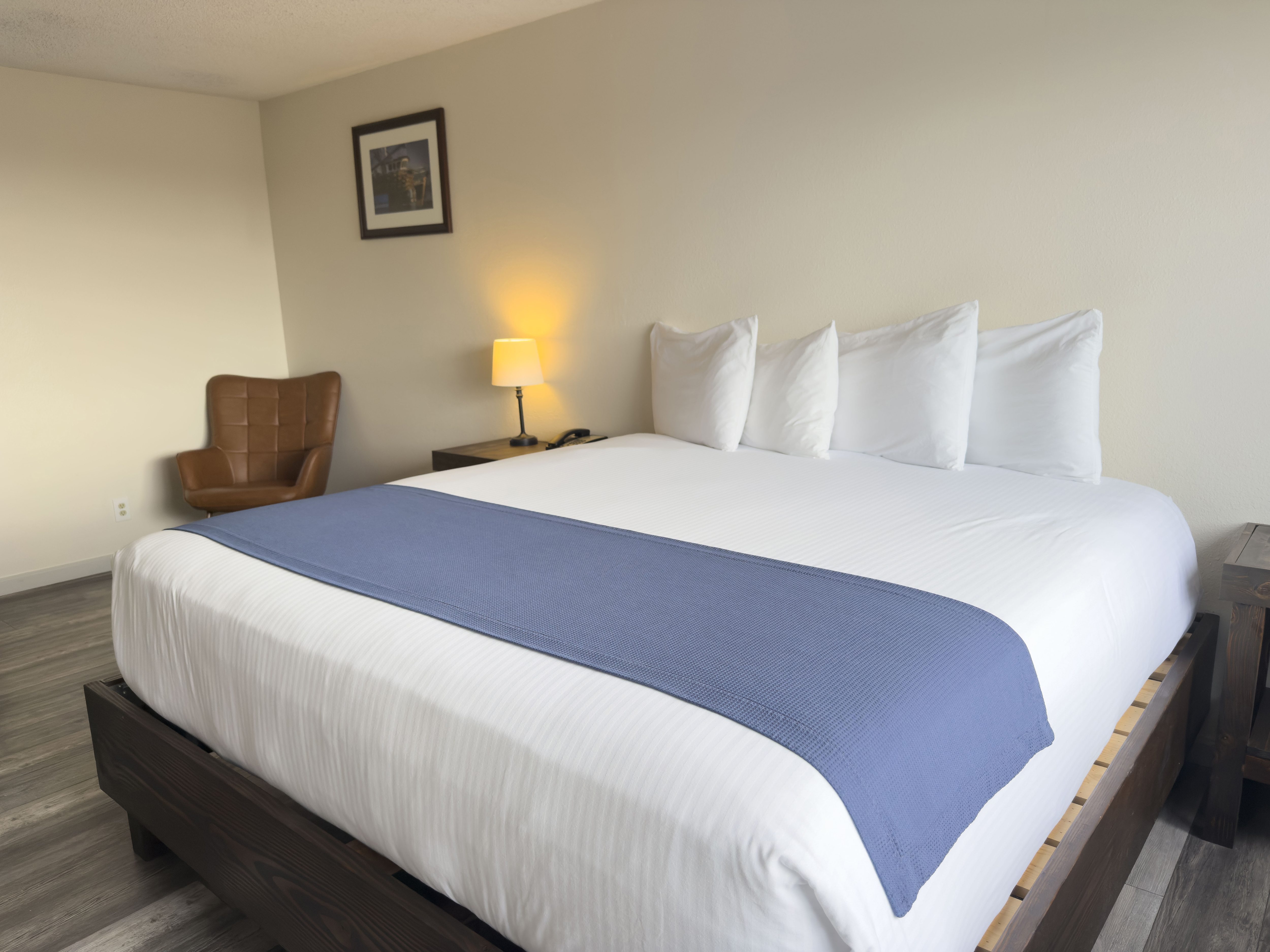 Guest room at the Chateau Westport Resort, Trademark Collection by Wyndham in Westport, Washington