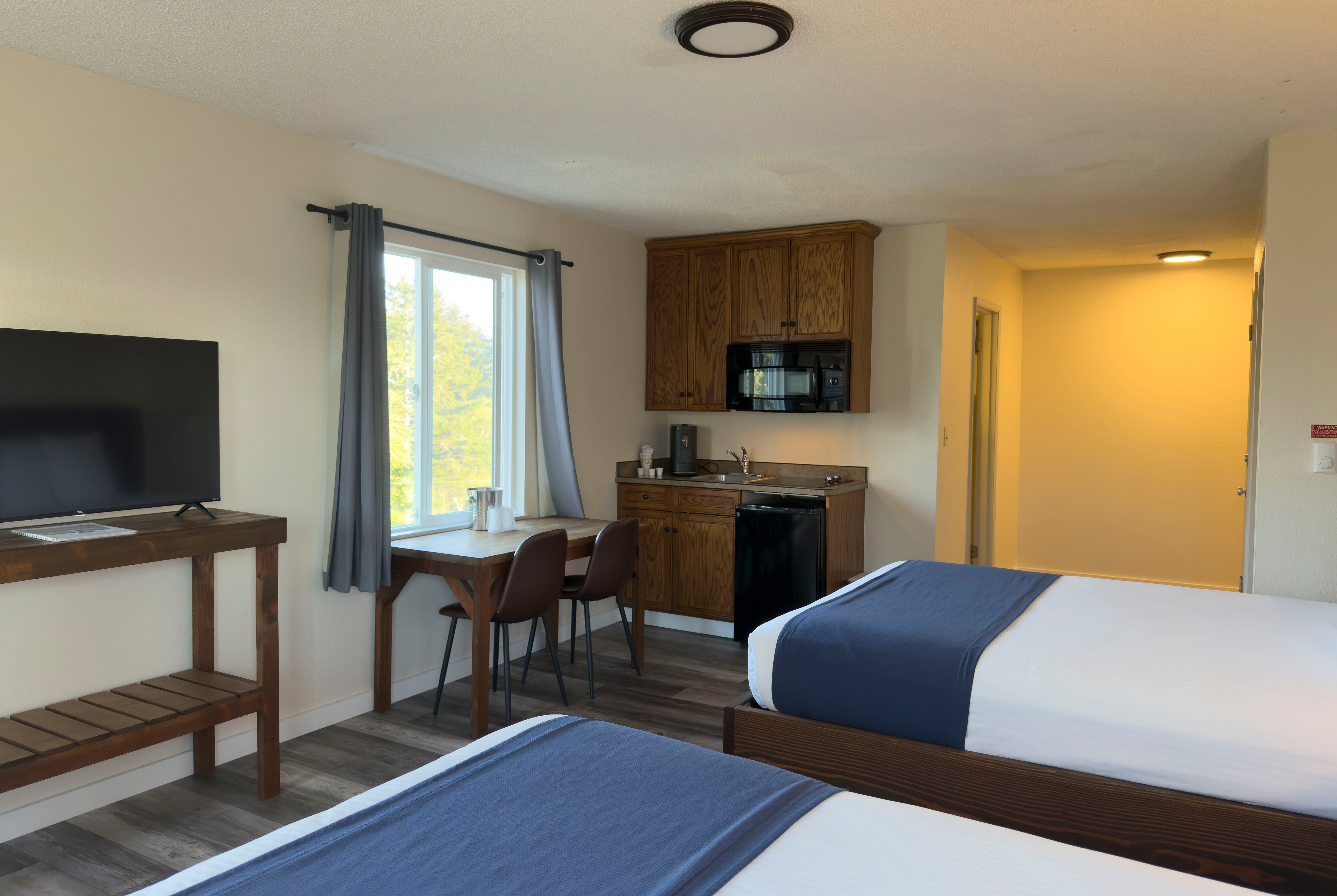 Guest room at the Chateau Westport Resort, Trademark Collection by Wyndham in Westport, Washington